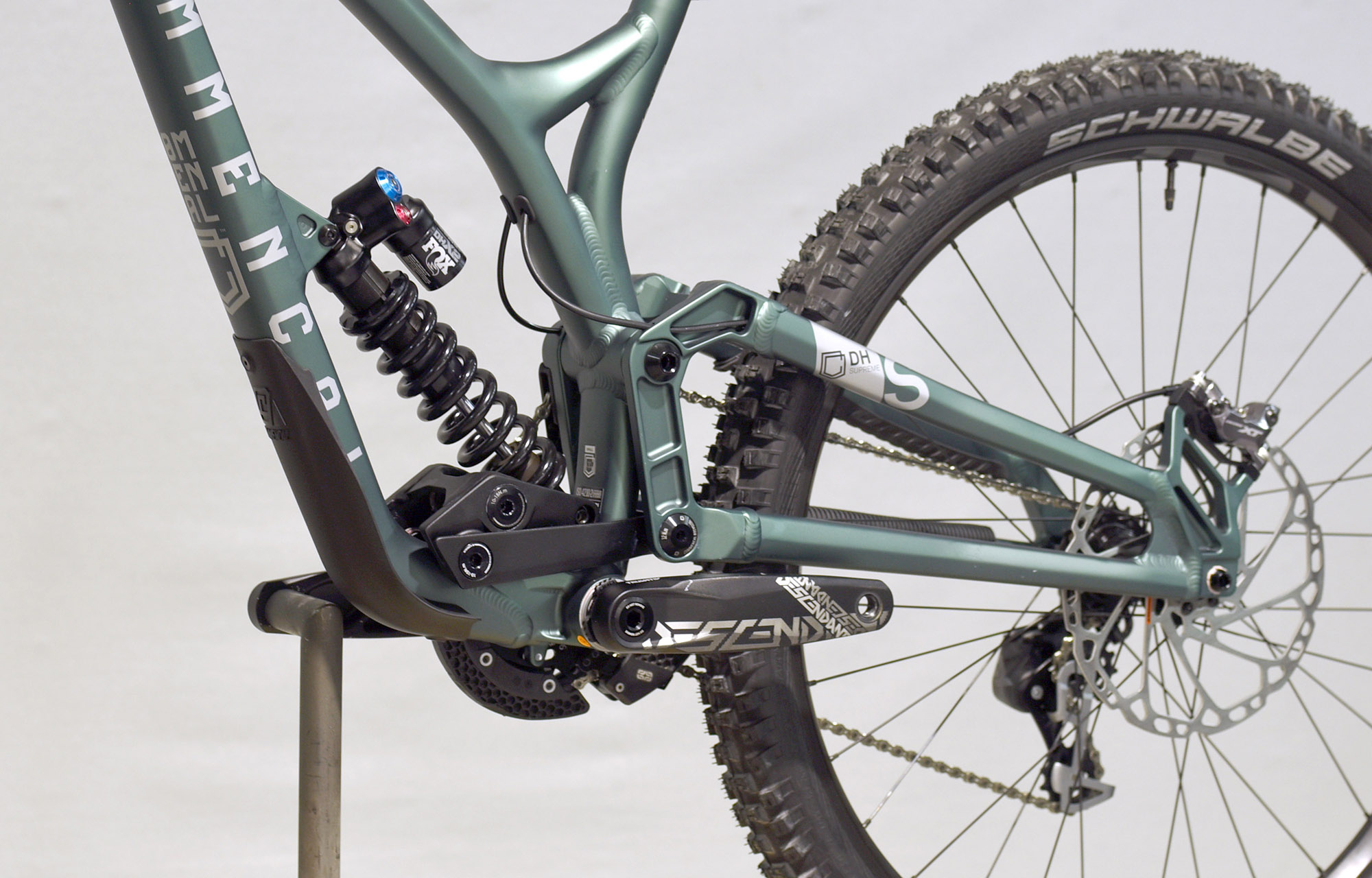 COMMENCAL SUPREME DH RACE METALLIC GREEN- S (22150101) image number null