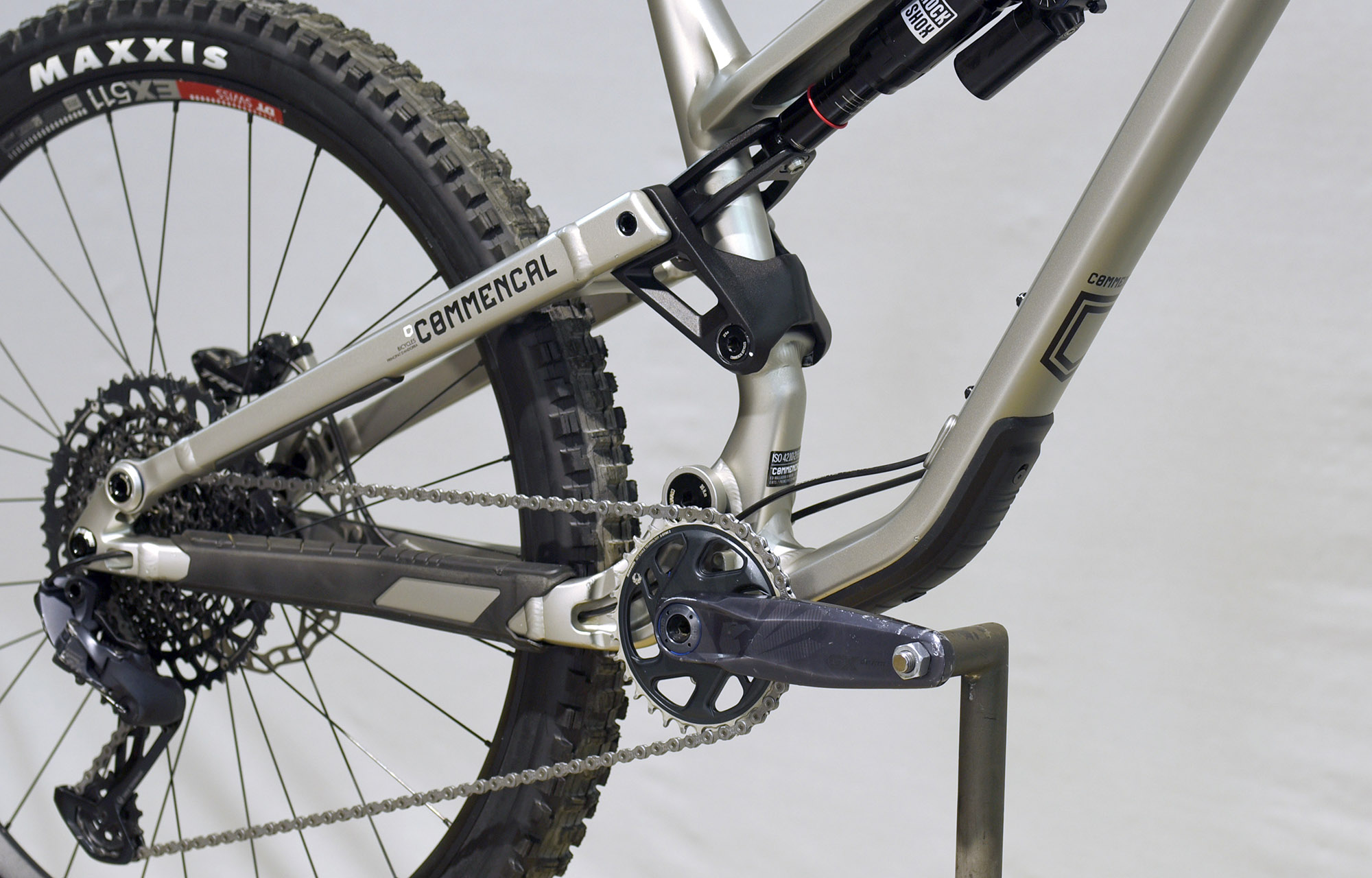 COMMENCAL META SX RACE SILVER - M (22130802) image number null