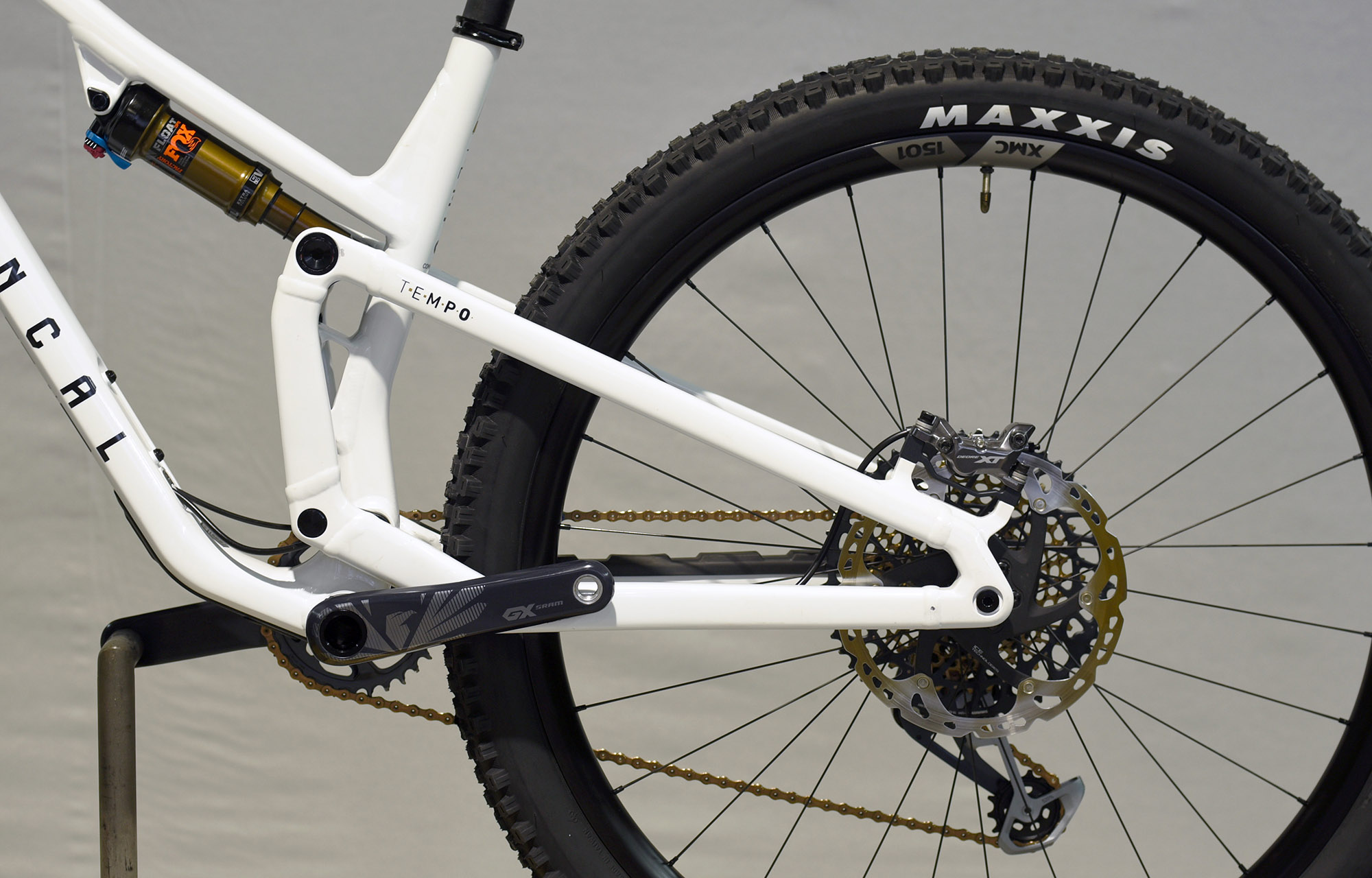 COMMENCAL T.E.M.P.O. PURE WHITE ALC - M (22101006) image number null