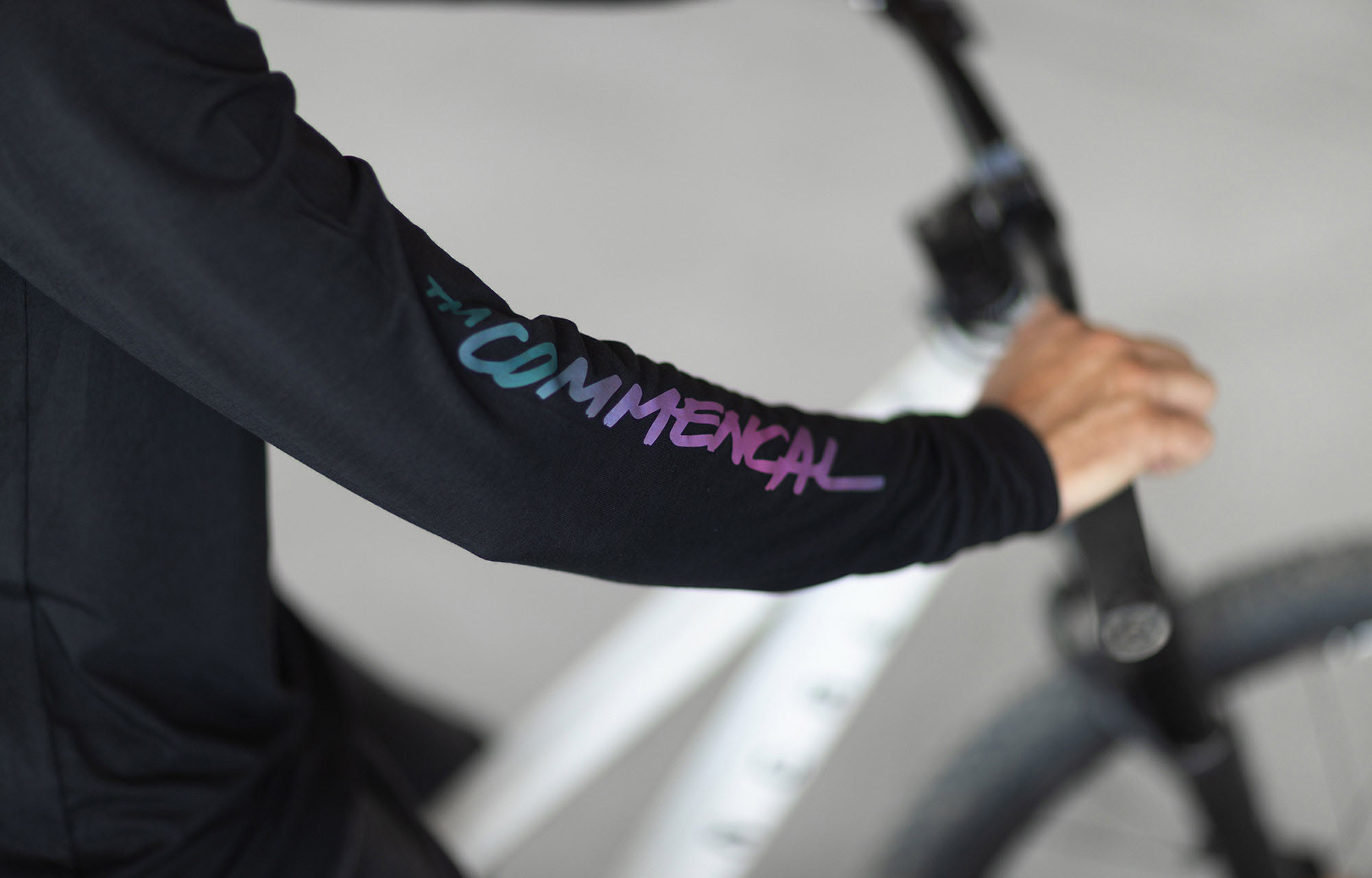 COMMENCAL SOFTECH LONG SLEEVE JERSEY BLACK NEON image number 3
