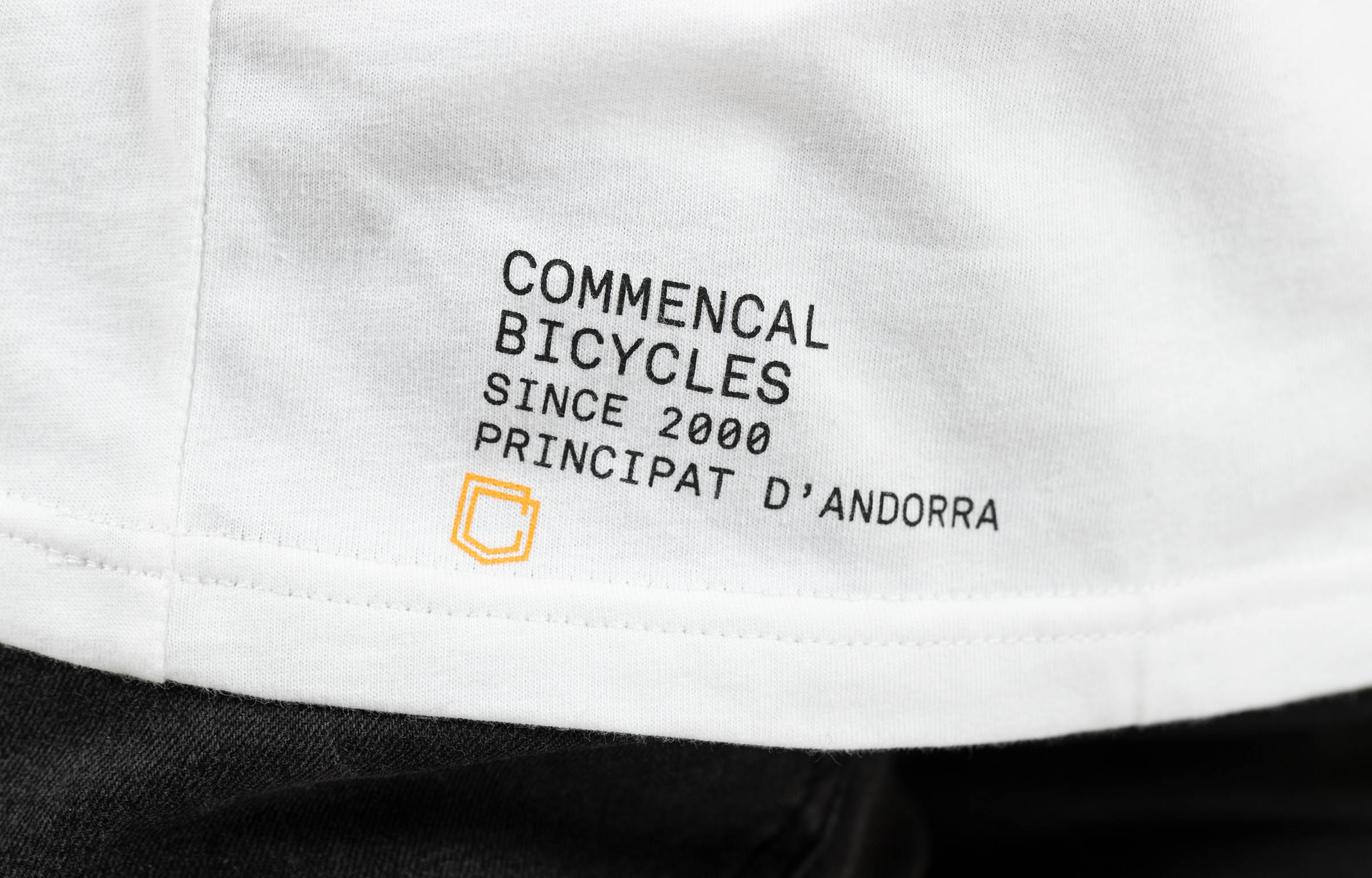 COMMENCAL LOOSE FIT T-SHIRT ORANGE AND WHITE image number 2