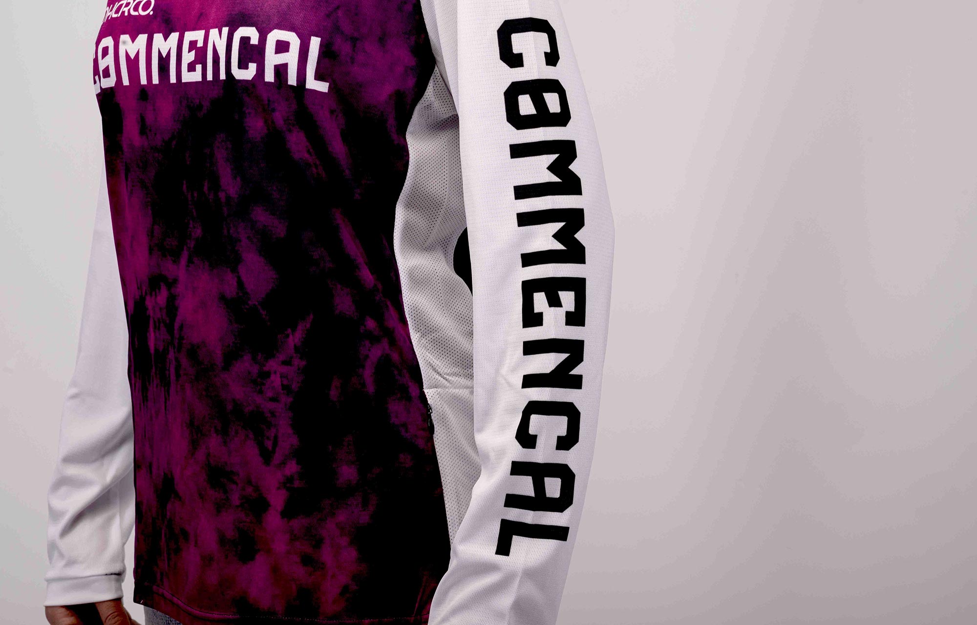 COMMENCAL-DHARCO LONG SLEEVE WOMEN TEAM REPLICA JERSEY PINK image number 3