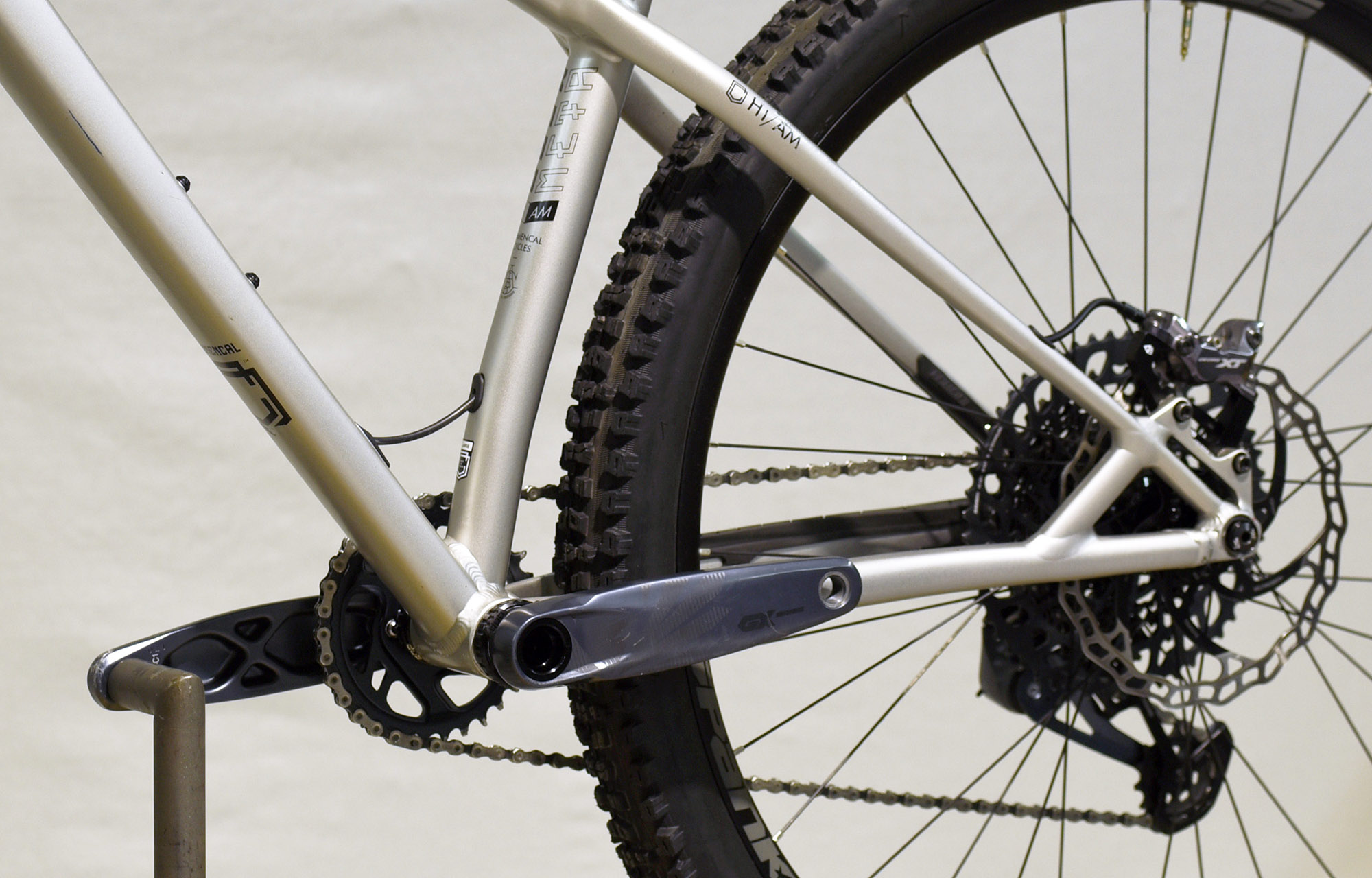 COMMENCAL META HT AM OHLINS EDITION SILVER - L (22131903) image number null