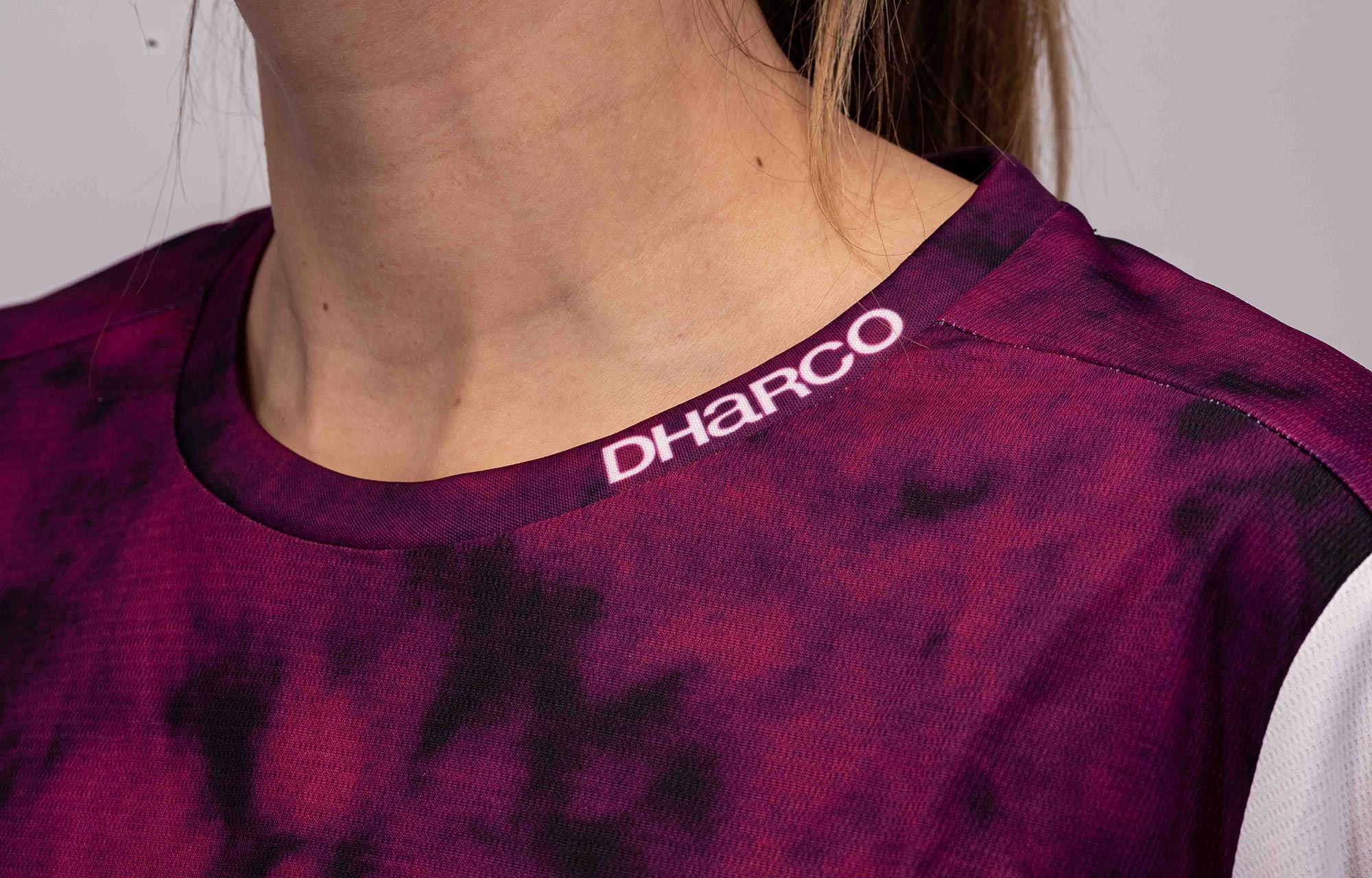 COMMENCAL-DHARCO LONG SLEEVE WOMEN TEAM REPLICA JERSEY PINK image number 2