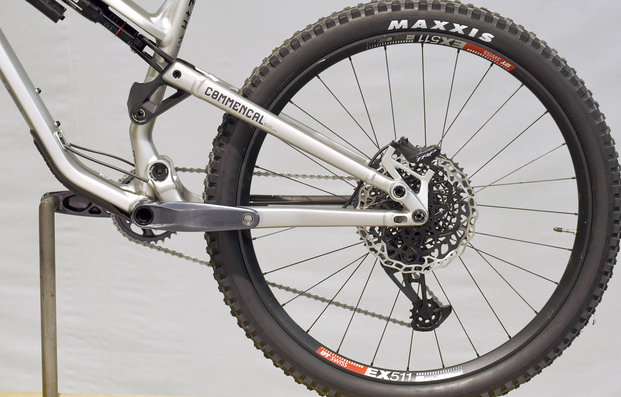 COMMENCAL META SX RACE SILVER - M (22130802) image number null