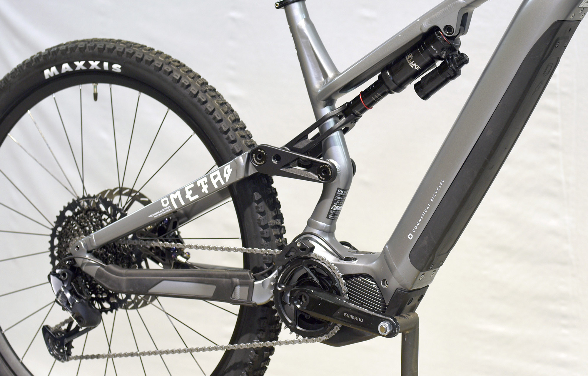 COMMENCAL META POWER 29 TEAM GRAPHITE - L (21181403) 2352km image number null
