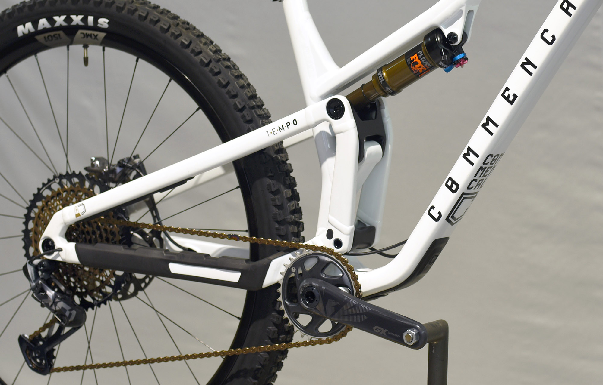 COMMENCAL T.E.M.P.O. PURE WHITE ALC - M (22101006) image number null