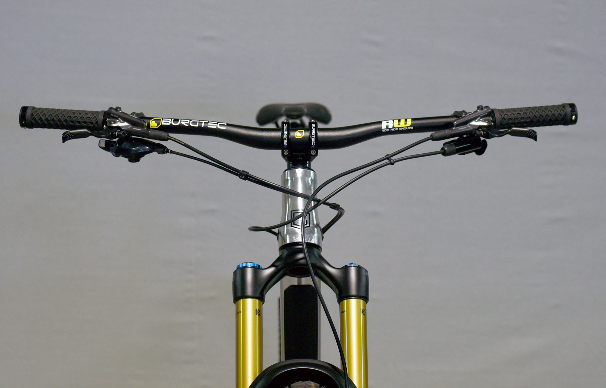 COMMENCAL CLASH HIGH POLISHED ALC - M (23100032) image number null