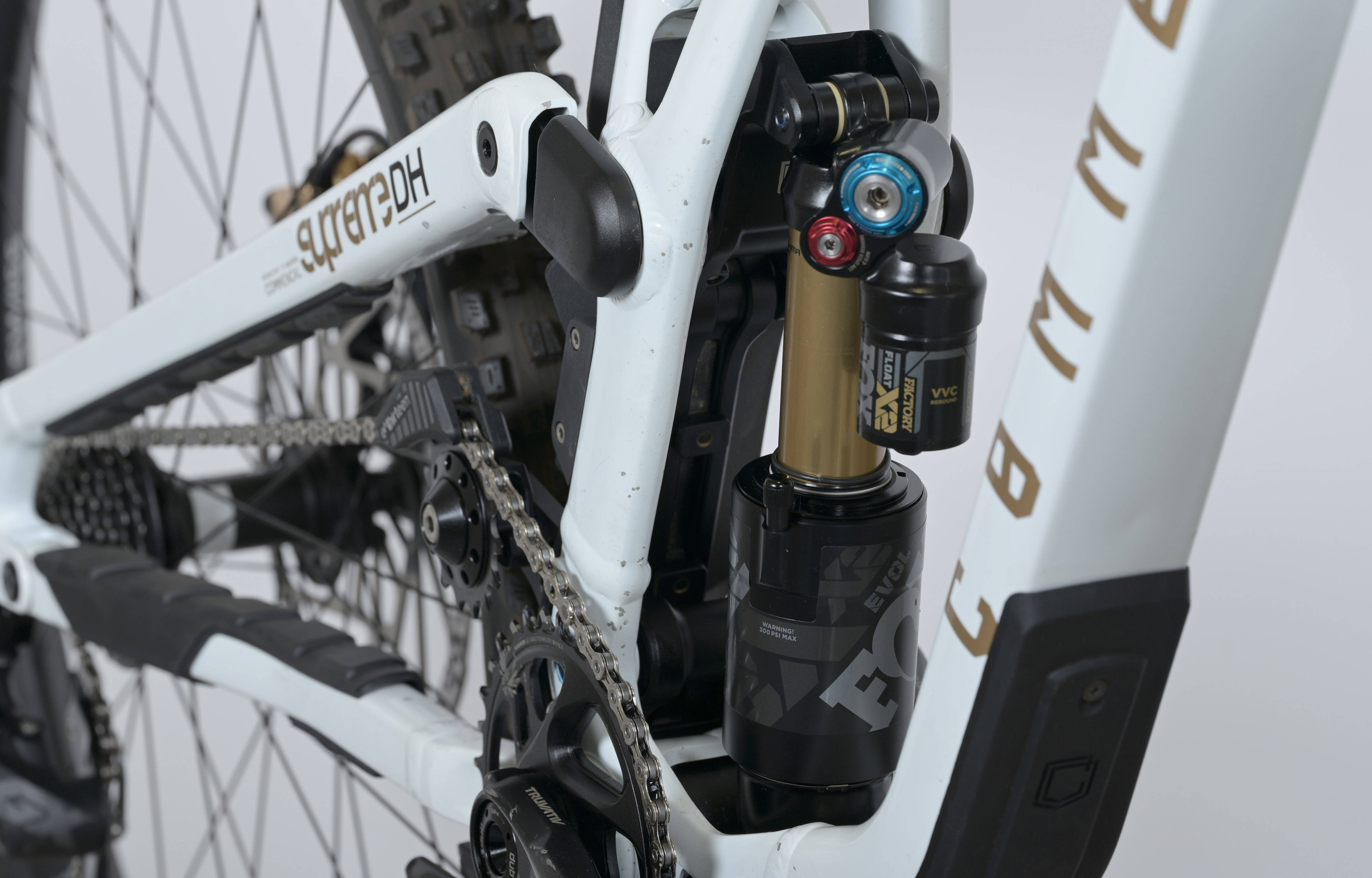 COMMENCAL SUPREME DH V5 SIGNATURE LTD PURE WHITE - M (23151002) image large number 8