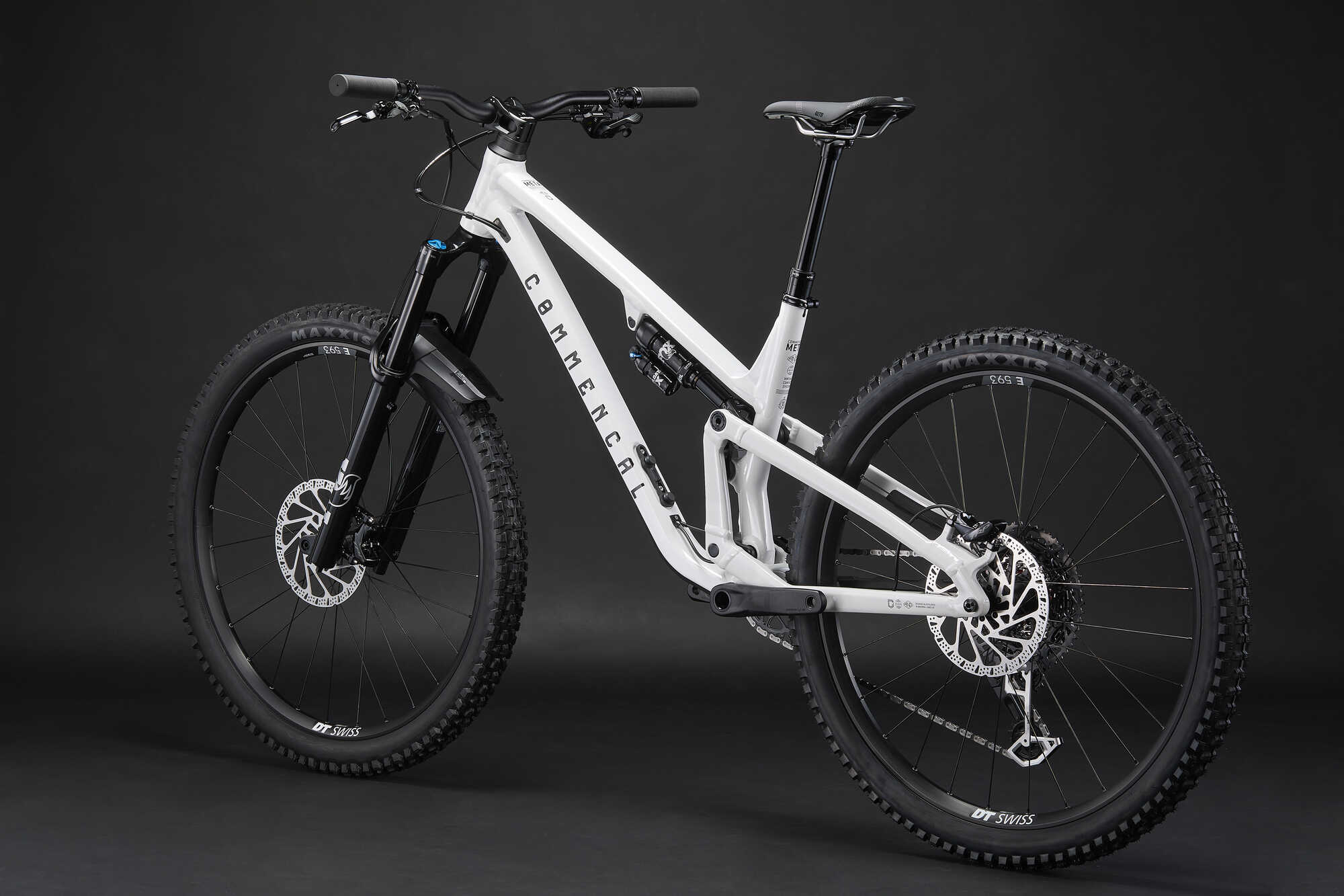 COMMENCAL META V5 ESSENTIAL PURE WHITE 2027 image large number 2