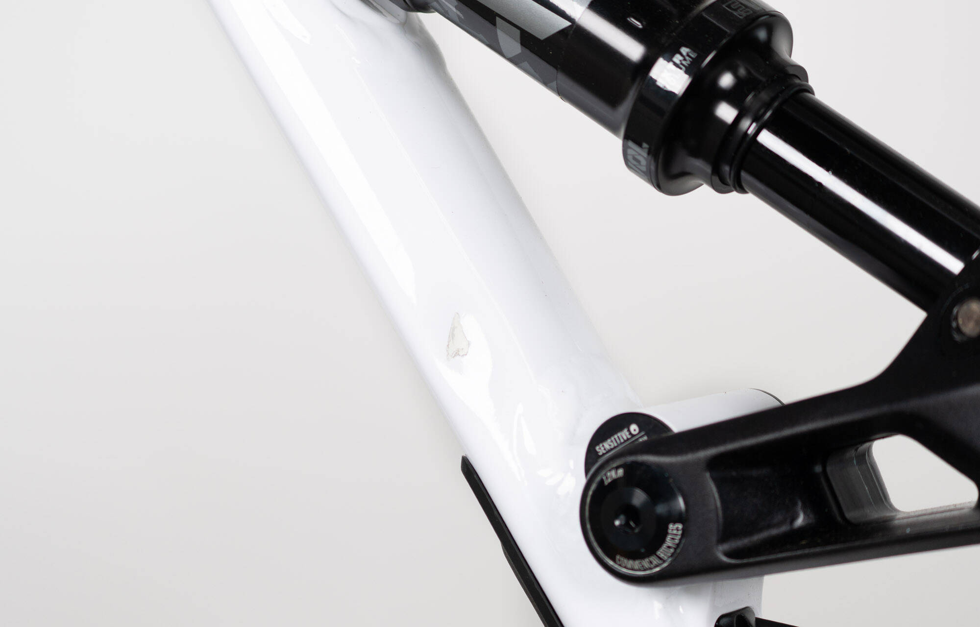 COMMENCAL CLASH ESSENTIAL PURE WHITE 2026 image large number 8