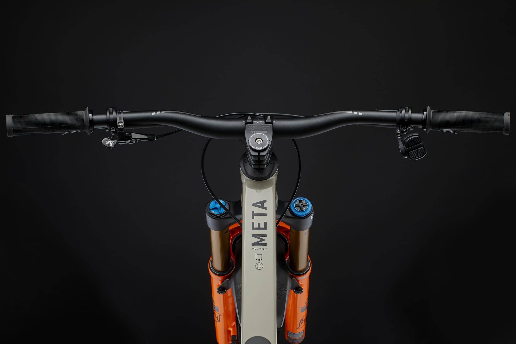COMMENCAL META V5 T-TYPE CHALK image large number 3