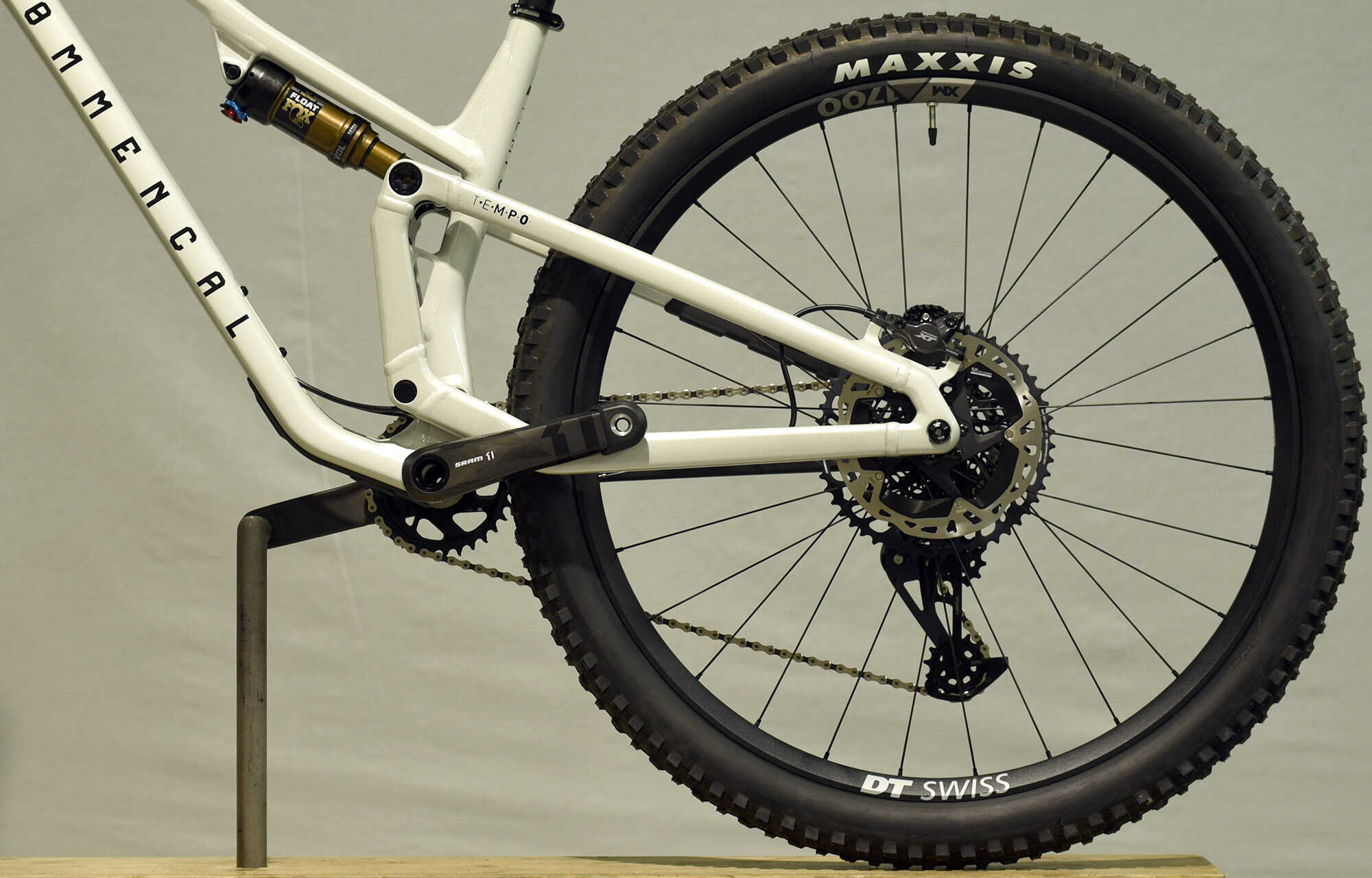 COMMENCAL T.E.M.P.O. SIGNATURE CLEAR SILVER - M (23120402) image large number 5