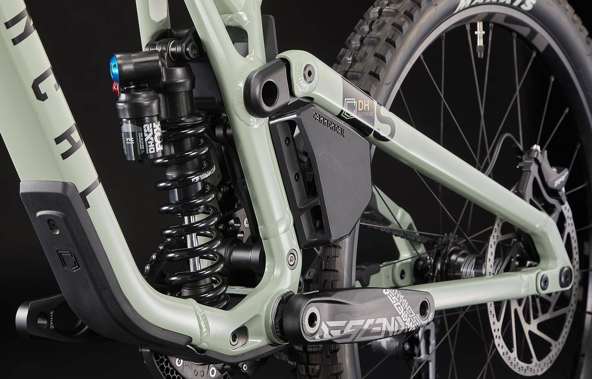 COMMENCAL SUPREME DH V5 ESSENTIAL HERITAGE GREEN image large number 5