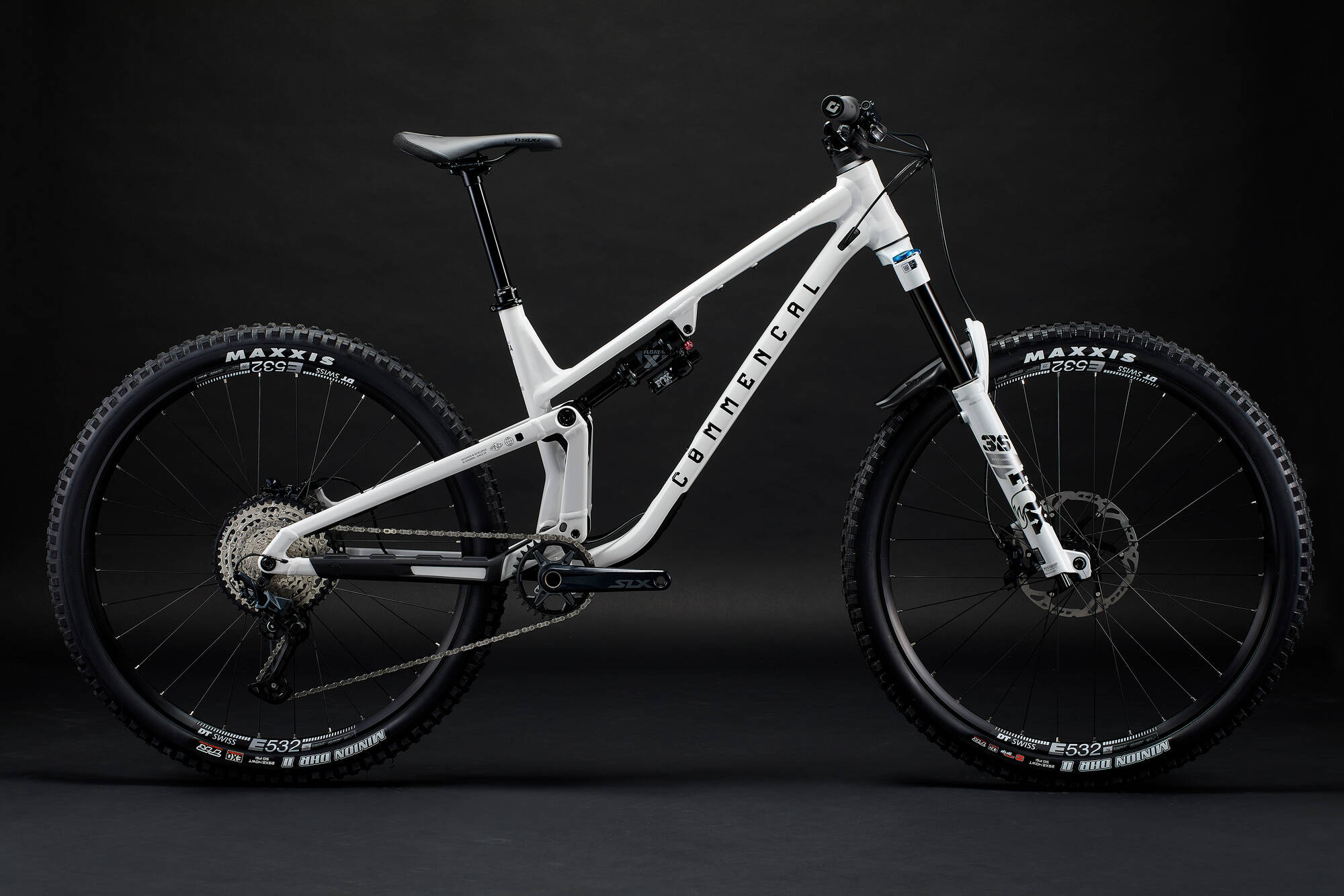 COMMENCAL META V5 ESSENTIAL PURE WHITE image large number 0