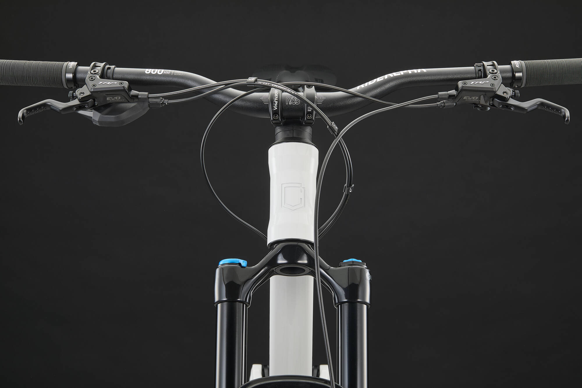 COMMENCAL META SX V5 ESSENTIAL PURE WHITE 2027 image large number 4