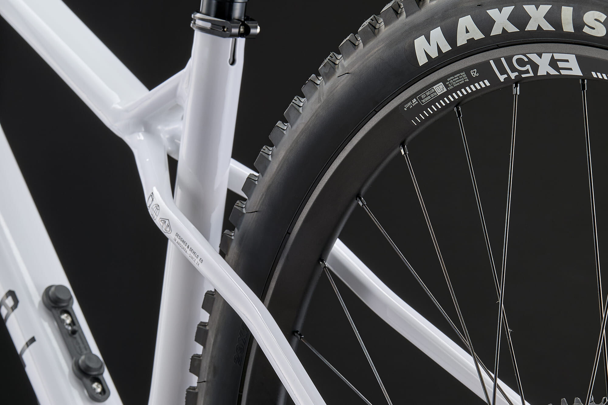 2025 COMMENCAL META HT V3 SIGNATURE PURE WHITE: Top USA Hardtail