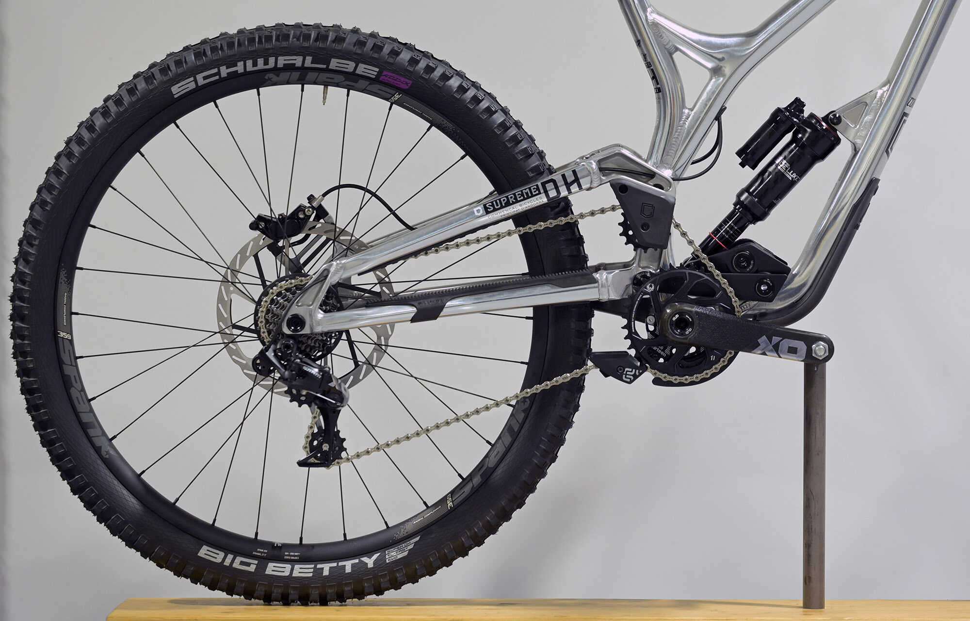 COMMENCAL SUPREME DH V4 HIGH POLISHED ALC - M (21151802) image large number 0