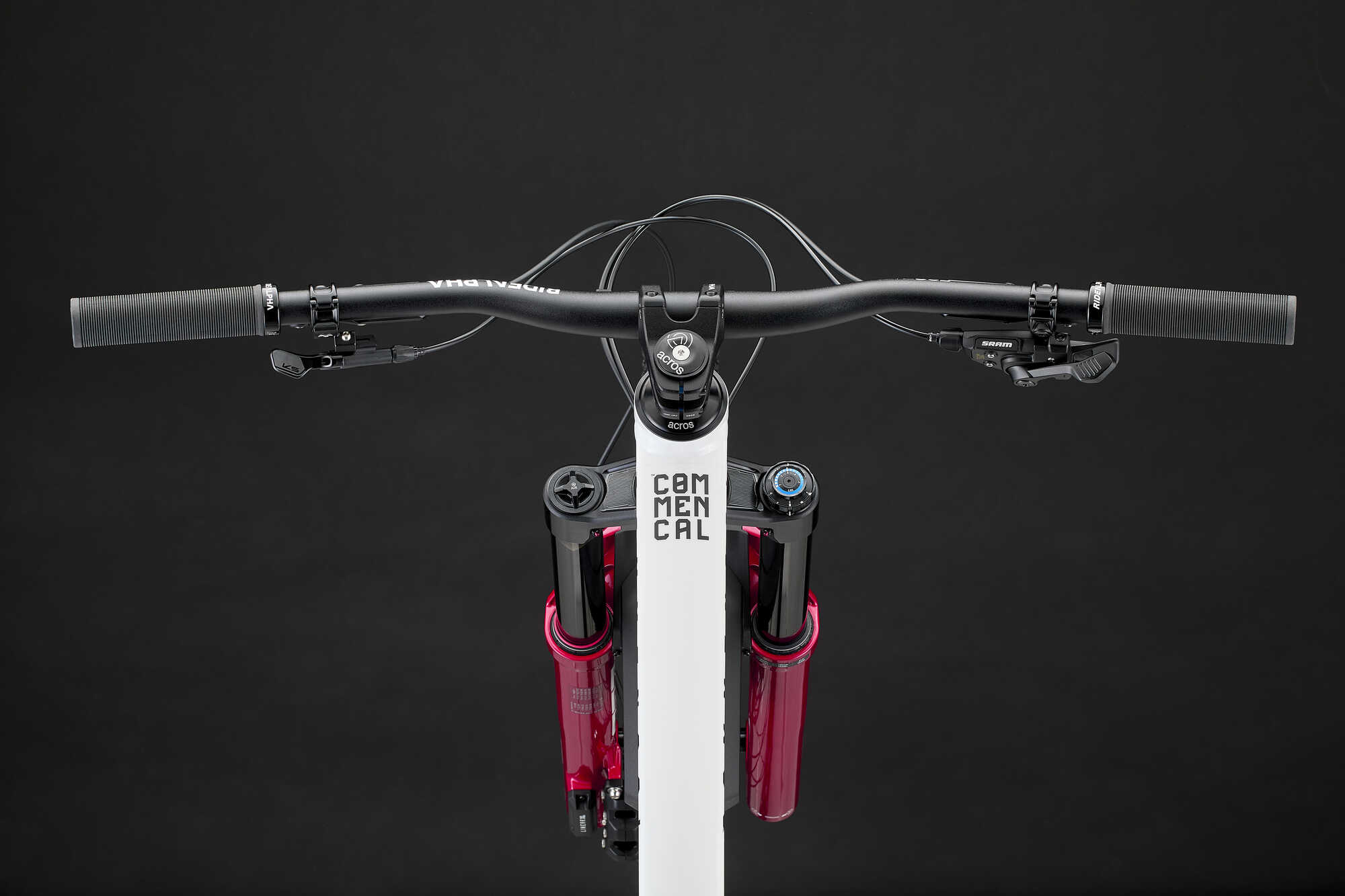 COMMENCAL CLASH V3 ROCKSHOX PURE WHITE 2027 image large number 3
