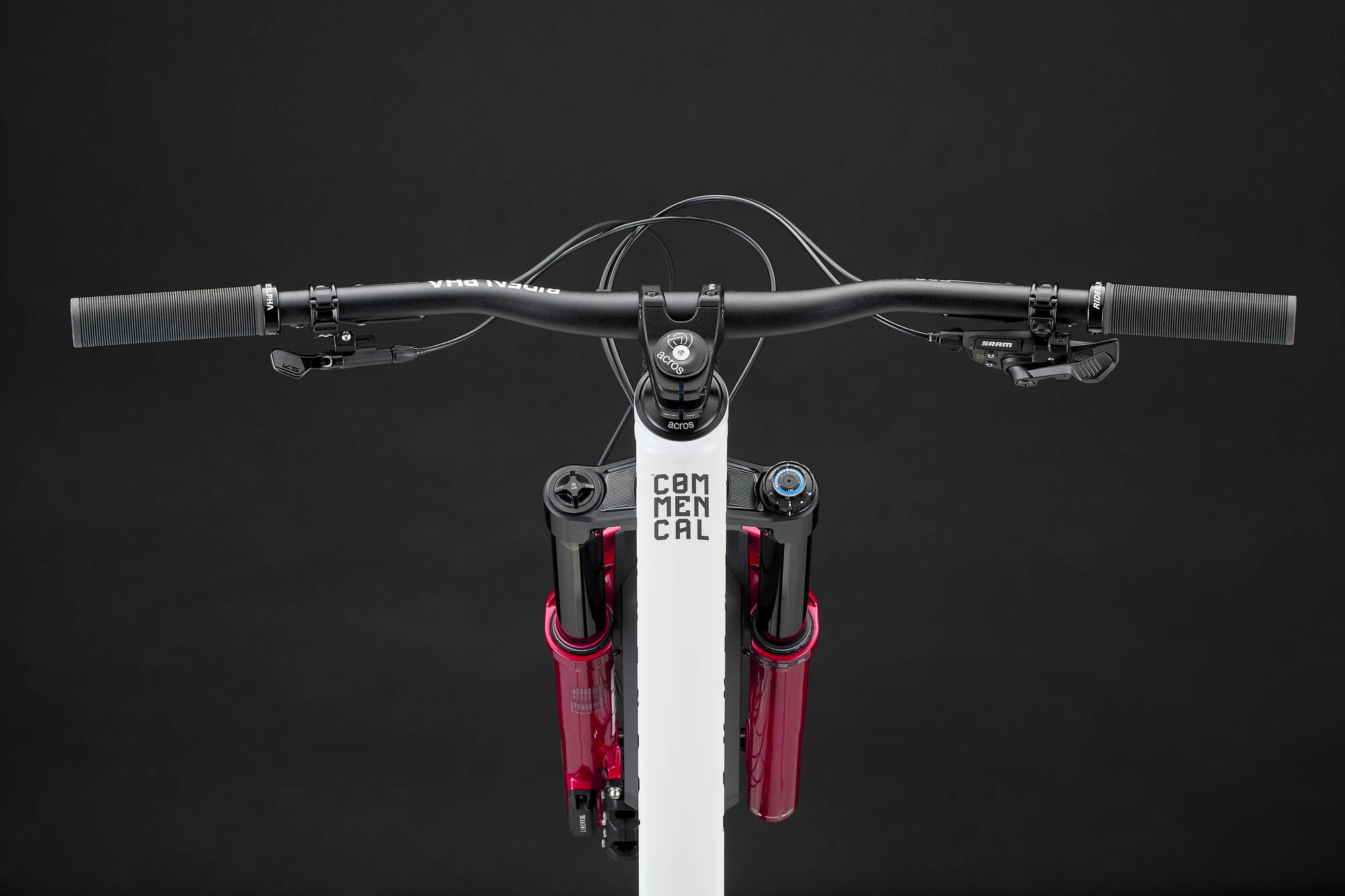 COMMENCAL CLASH V3 ROCKSHOX PURE WHITE 2027 image large number 3