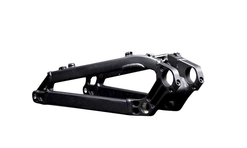 REAR TRIANGLE SUPREME DH V1 BLACK, 135 mm REAR WHEEL AXLE, 2006