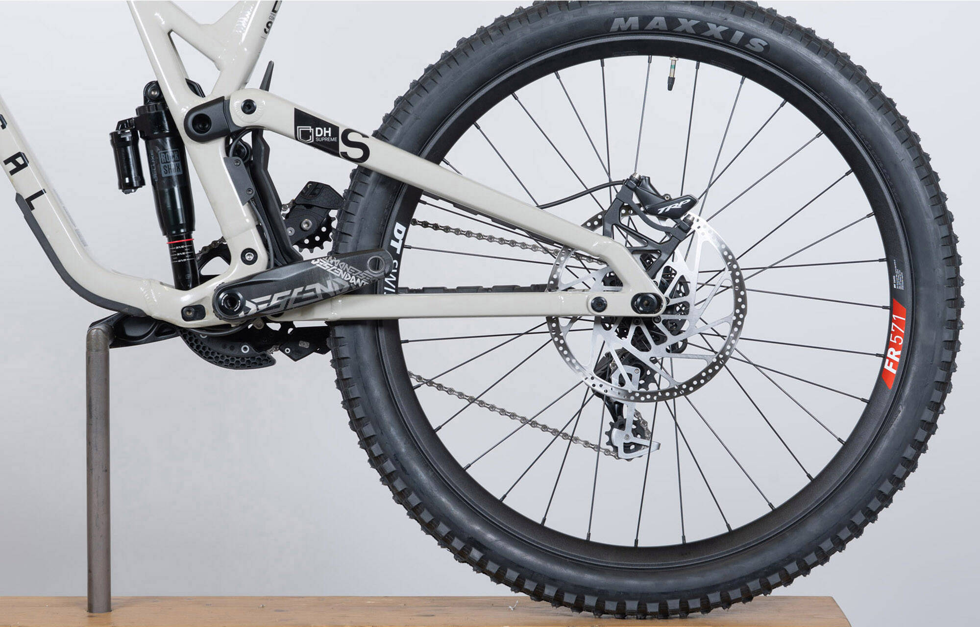 COMMENCAL SUPREME DH V5 RIDE CHALK - L (23150003) image large number 3