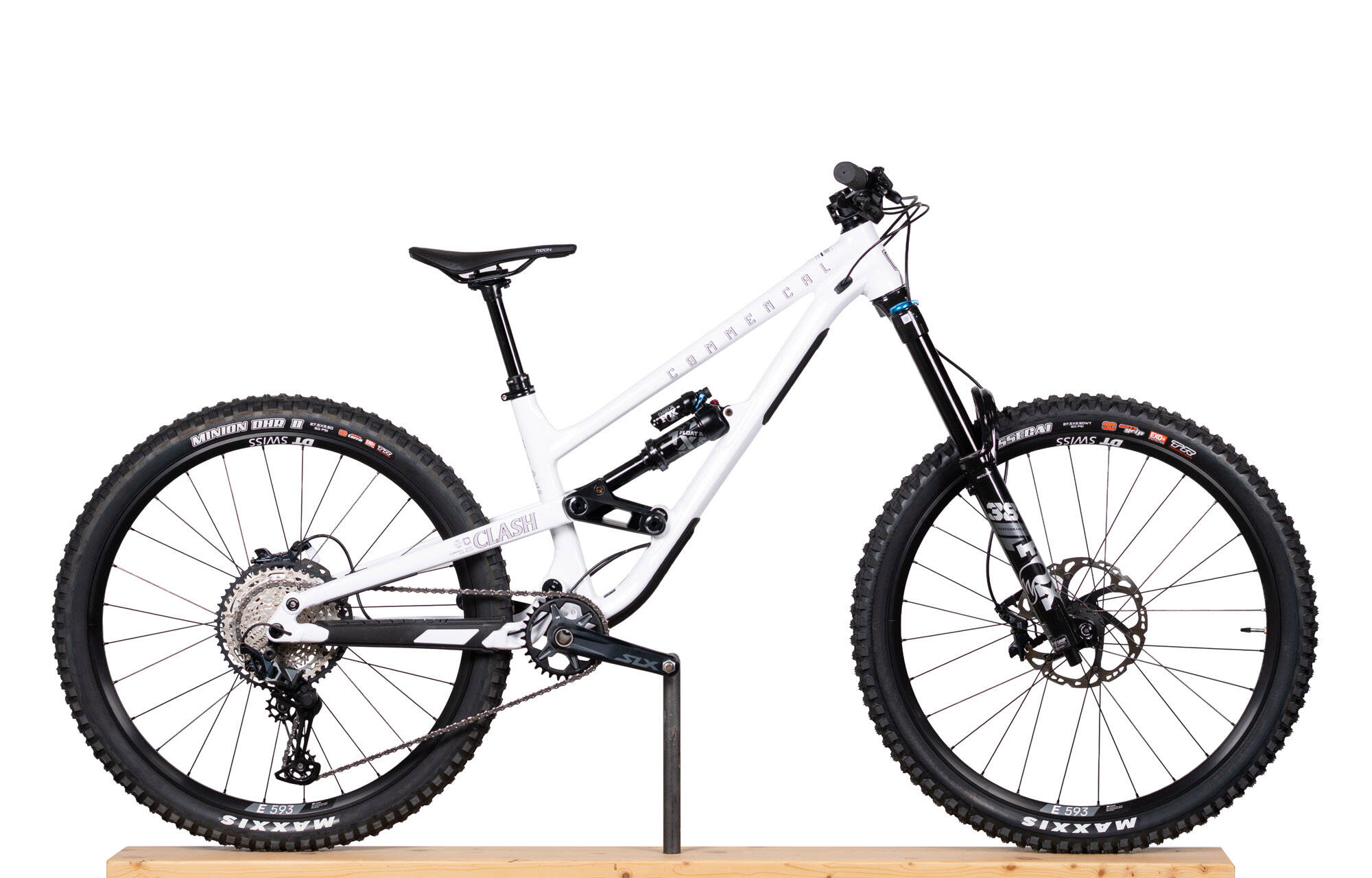COMMENCAL CLASH ESSENTIAL PURE WHITE 2026 image number null