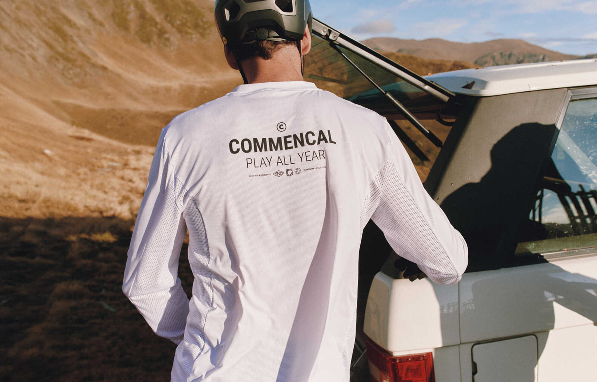 MAGLIA COMMENCAL LIGHTECH MANICHE LUNGHE REFLECTIVE WHITE image large number 4