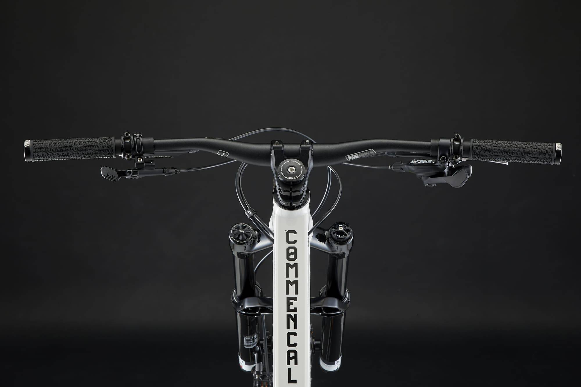 COMMENCAL CLASH 24 V2 PURE WHITE image large number 3