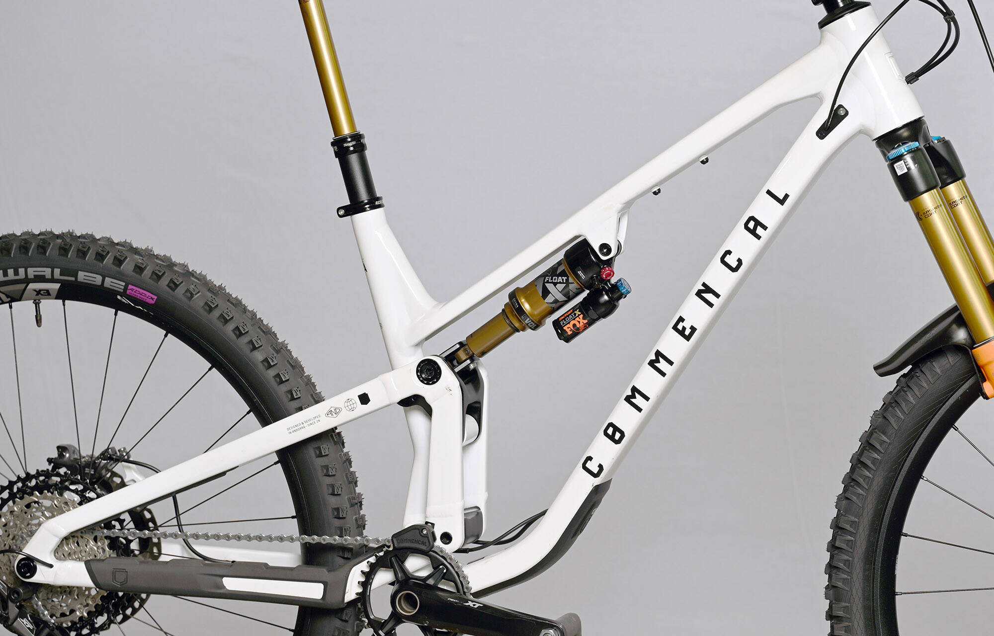 COMMENCAL META V5 SIGNATURE CLEAR SILVER - L (23121003) image large number 1