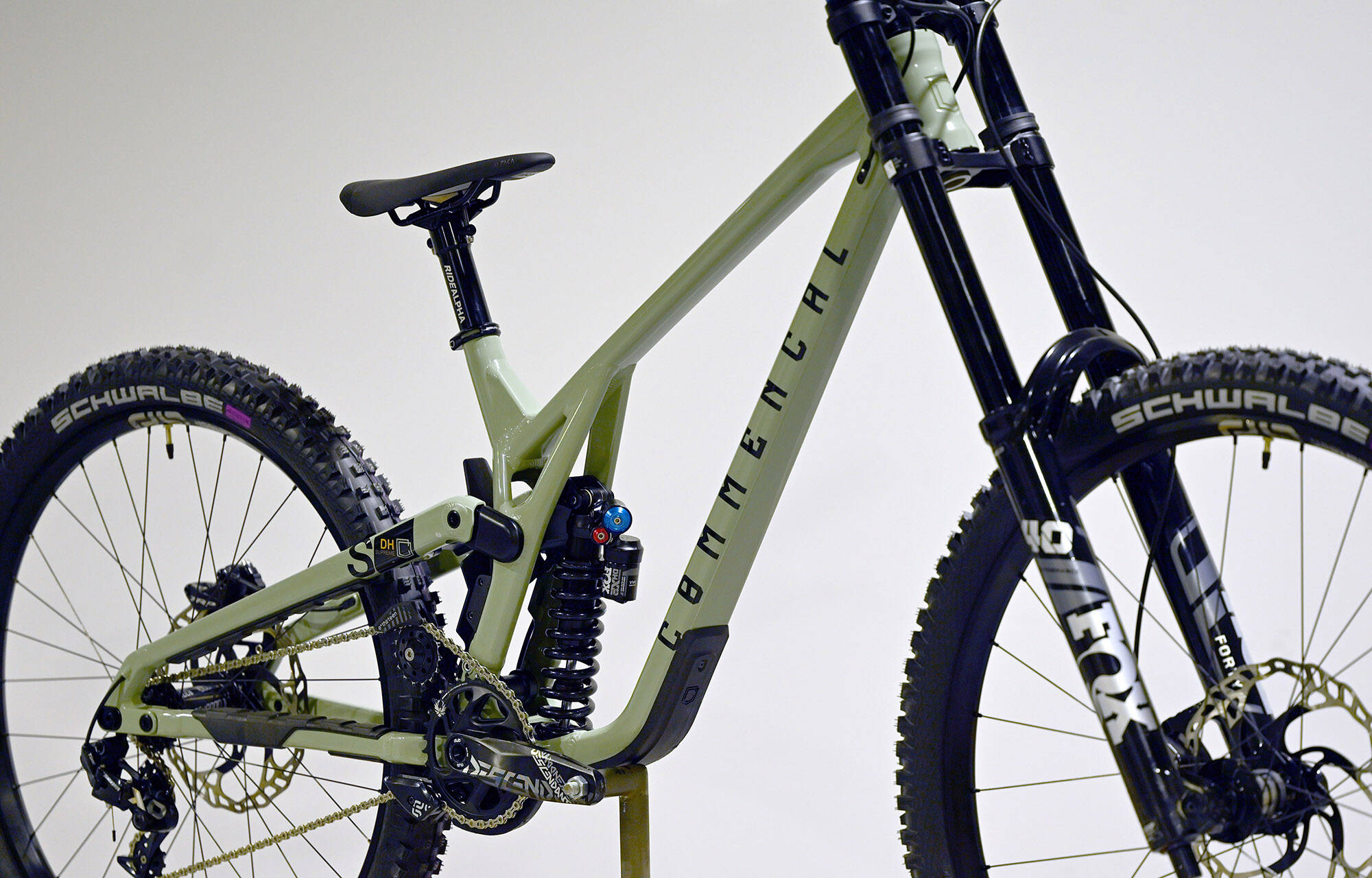 COMMENCAL SUPREME DH V5 ESSENTIAL HERITAGE GREEN - M (22150802) image large number 1