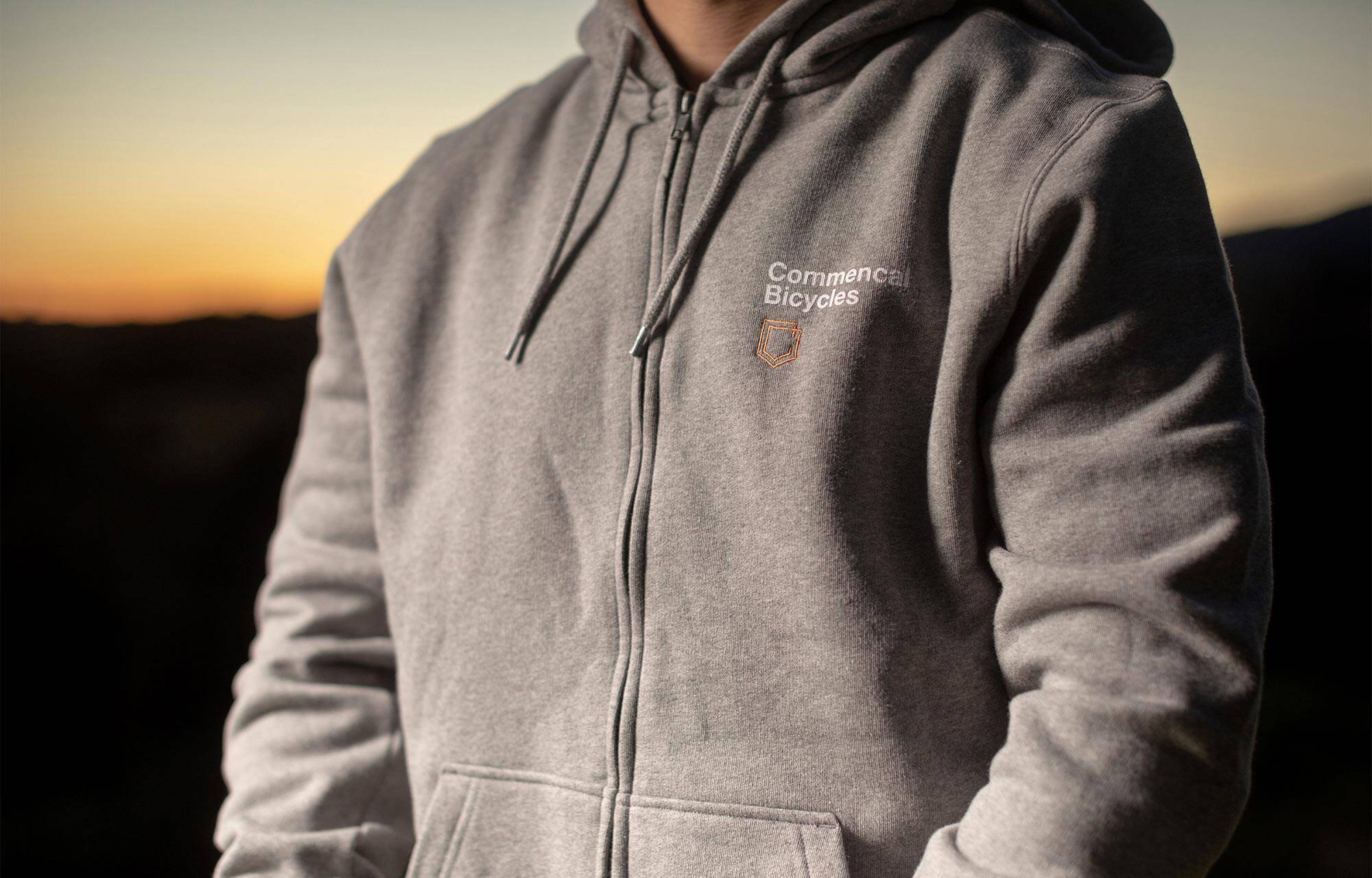 SUDADERA COMMENCAL GRIS CON CREMALLERA  image large number 5