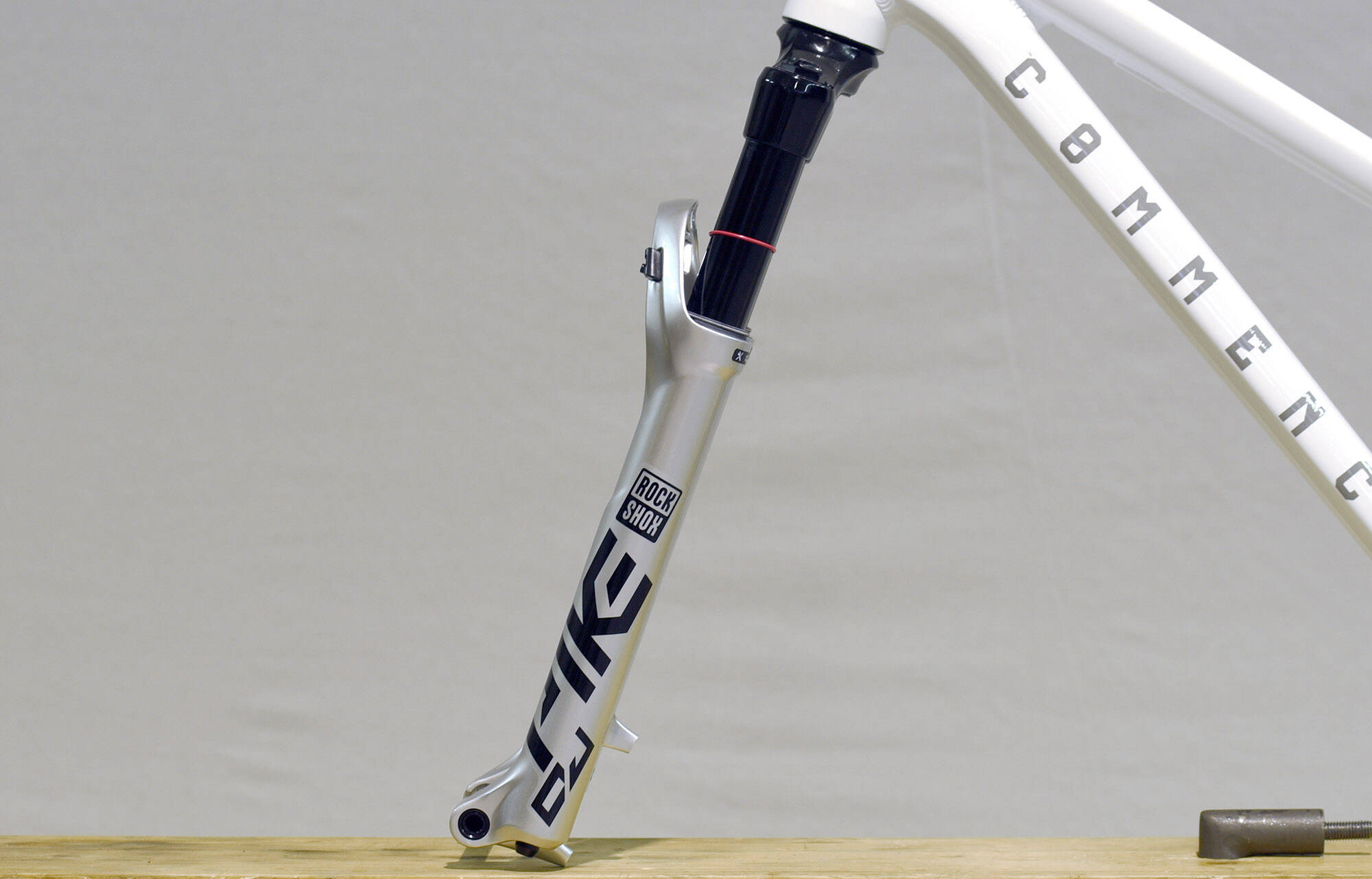 VIP COMMENCAL ABSOLUT PURE WHITE / ROCKSHOX PIKE DJ SILVER - S (22240401) image large number 7