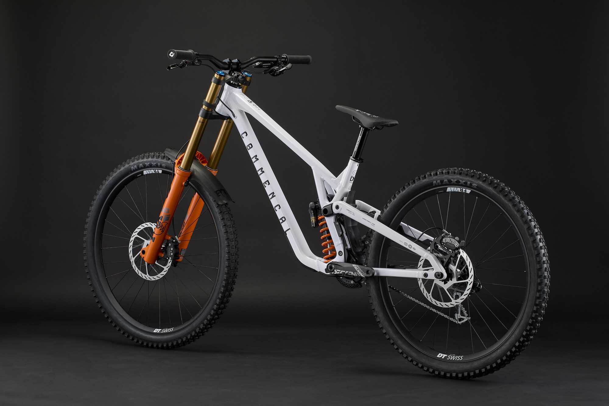 COMMENCAL SUPREME DH V5 SIGNATURE PURE WHITE 2026 image large number 2