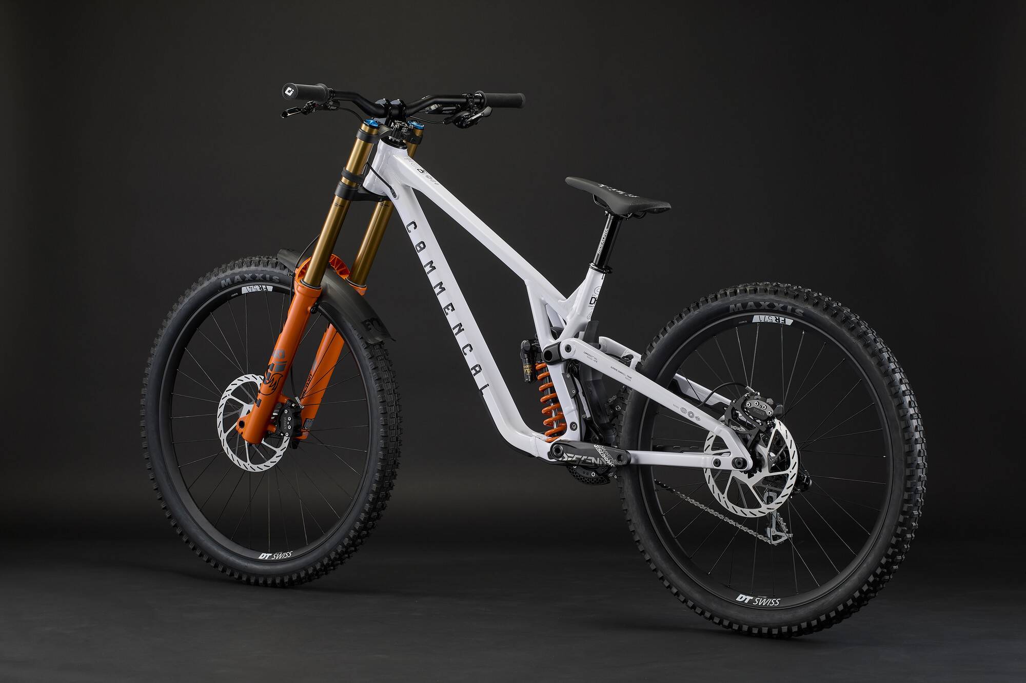COMMENCAL SUPREME DH V5 SIGNATURE PURE WHITE 2026 image large number 2
