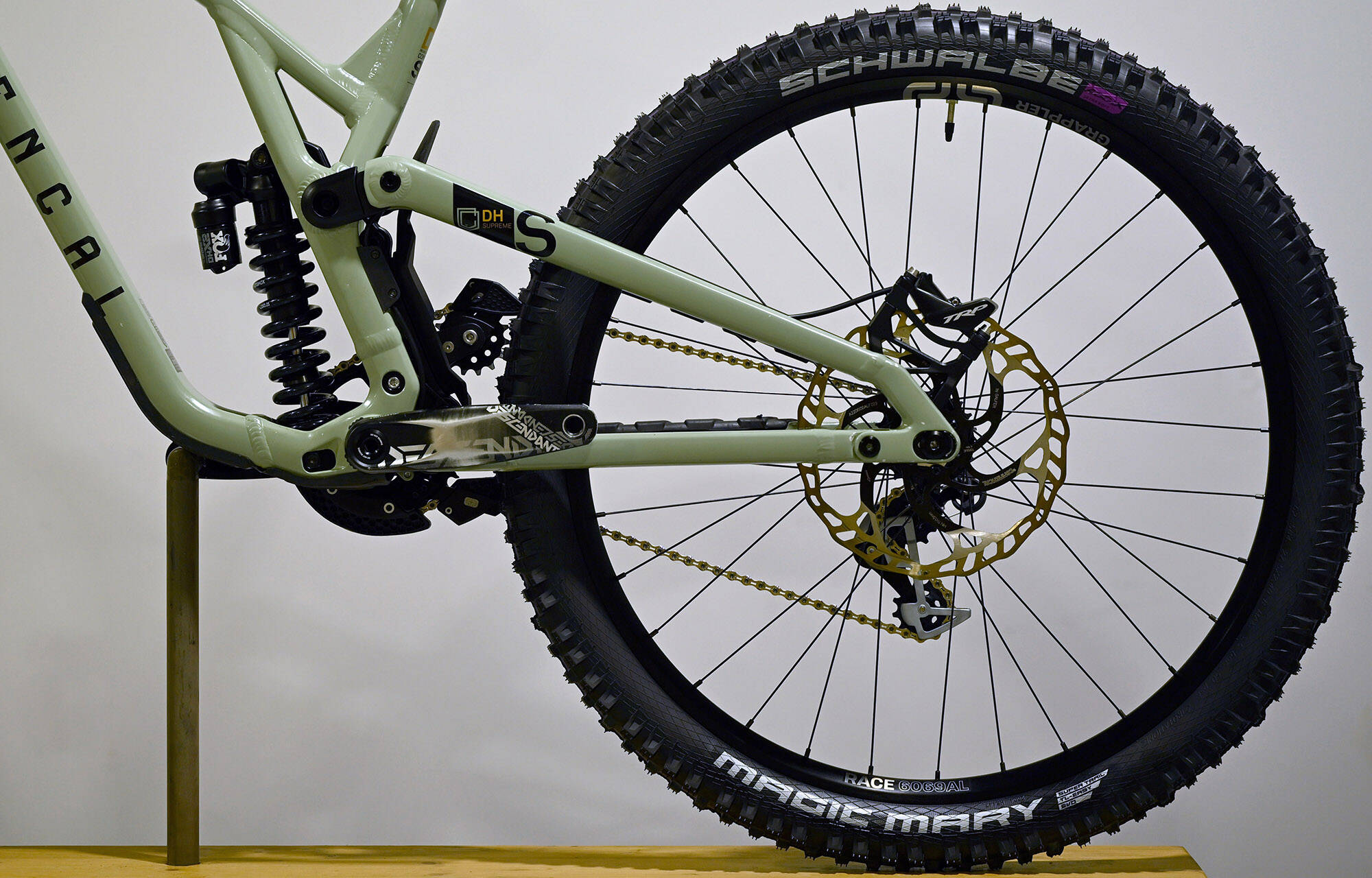 COMMENCAL SUPREME DH V5 ESSENTIAL HERITAGE GREEN - M (22150802) image large number 4