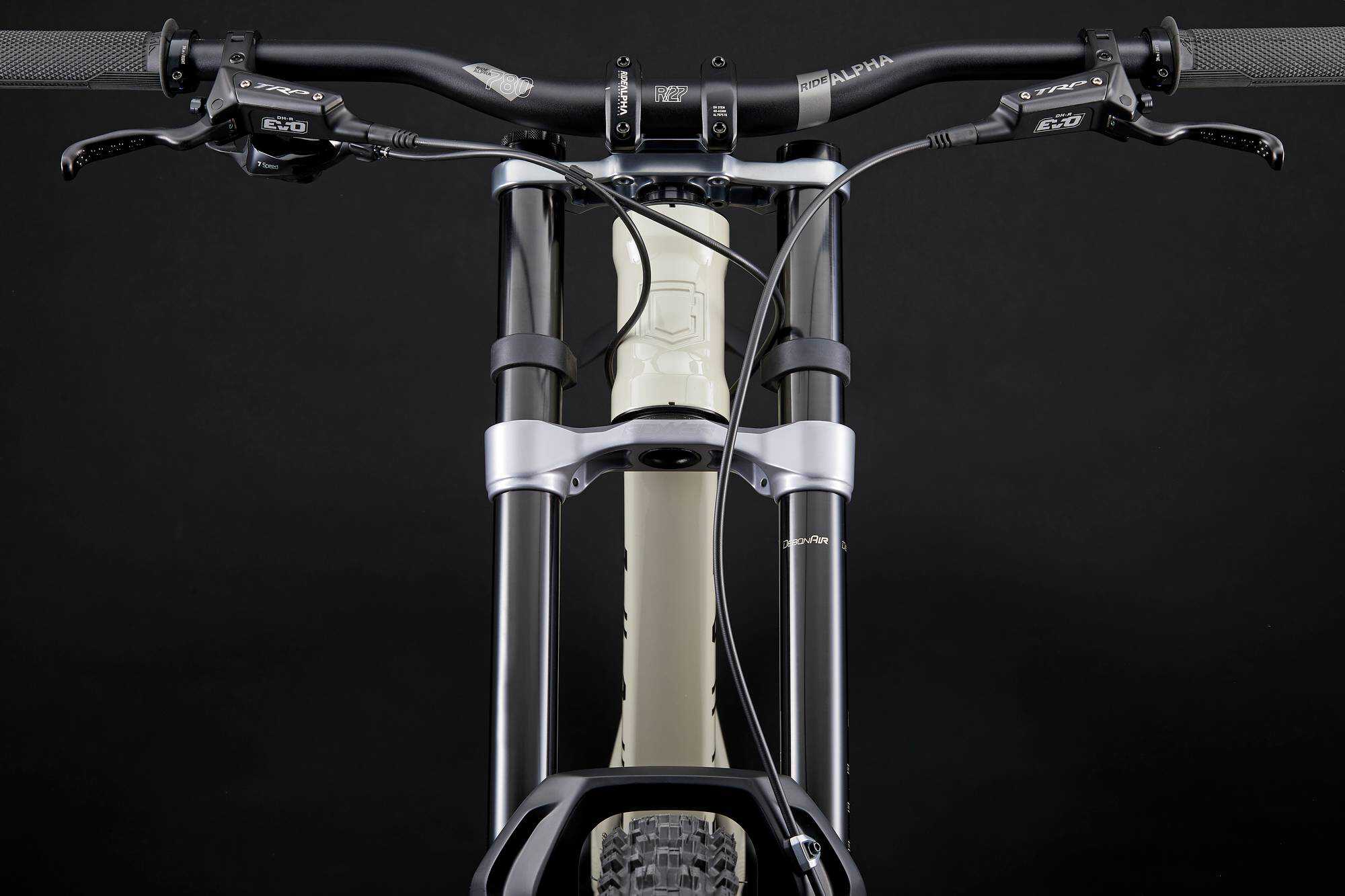 COMMENCAL SUPREME DH V5 RIDE CHALK image large number 6