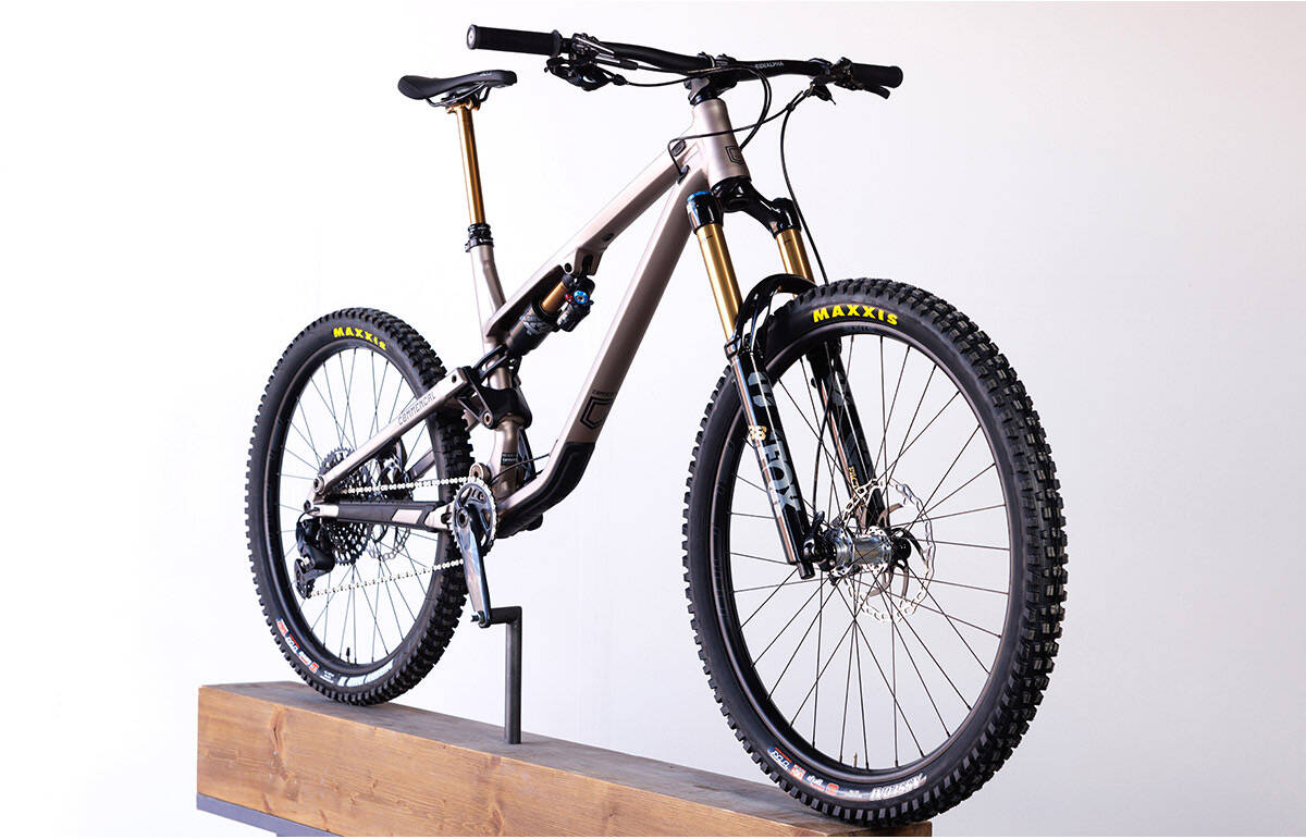 COMMENCAL META SX V4 ALC CHAMPAGNE image large number 0