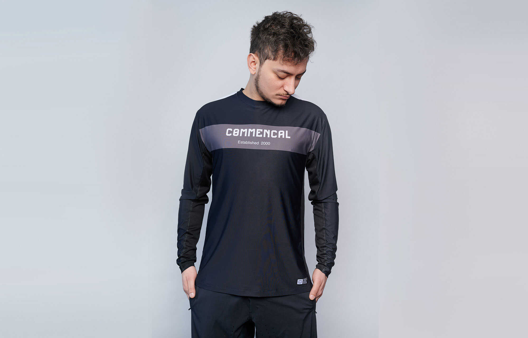 COMMENCAL LANGARM TRIKOT LIGHTECH RACE BLACK POLYCHROM image cover number 0