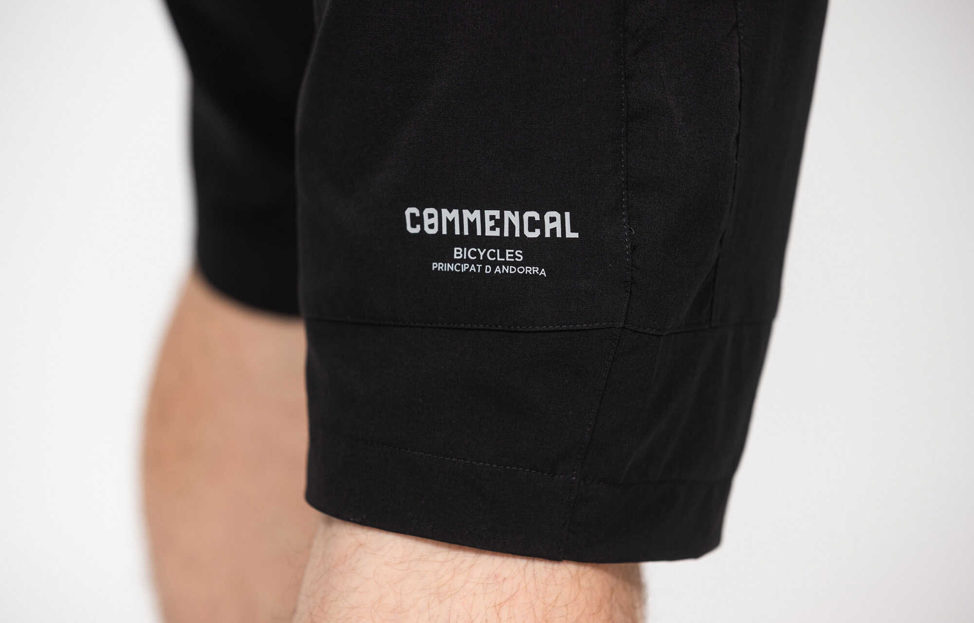 COMMENCAL SHORTS BLACK image large number 4