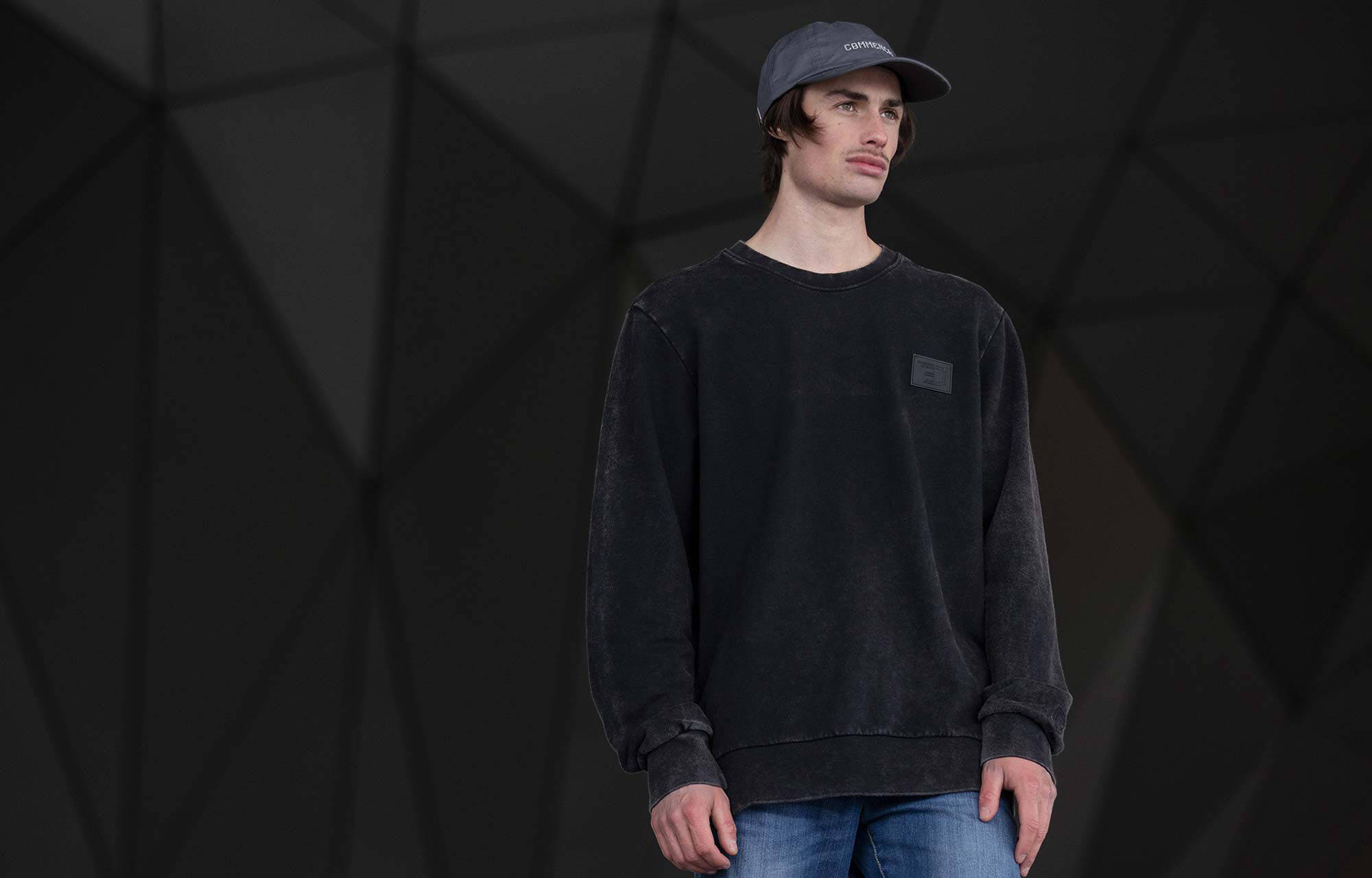 CREWNECK COMMENCAL REGULAR FIT WASHED BLACK image large number 4