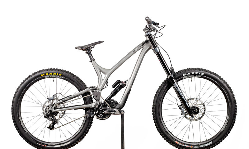 COMMENCAL SUPREME DH V4 XS SILVER (22170900)