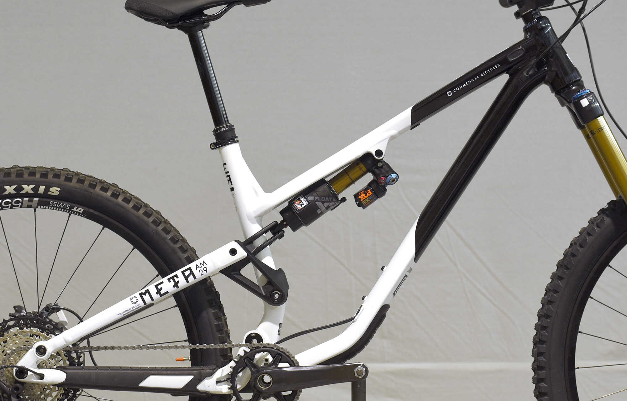 COMMENCAL META AM 29 SIGNATURE BLACK / WHITE - L (21131903) image large number 0