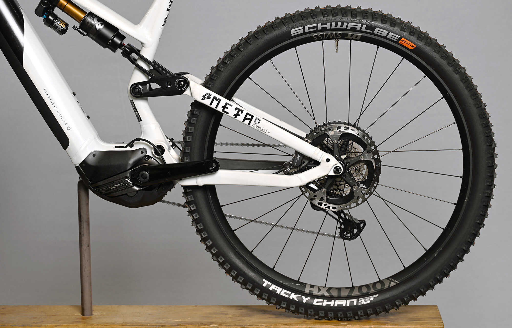 COMMENCAL META POWER AM SHIMANO SIGNATURE BLACK & WHITE - L (21180703) 1168 km image large number 3