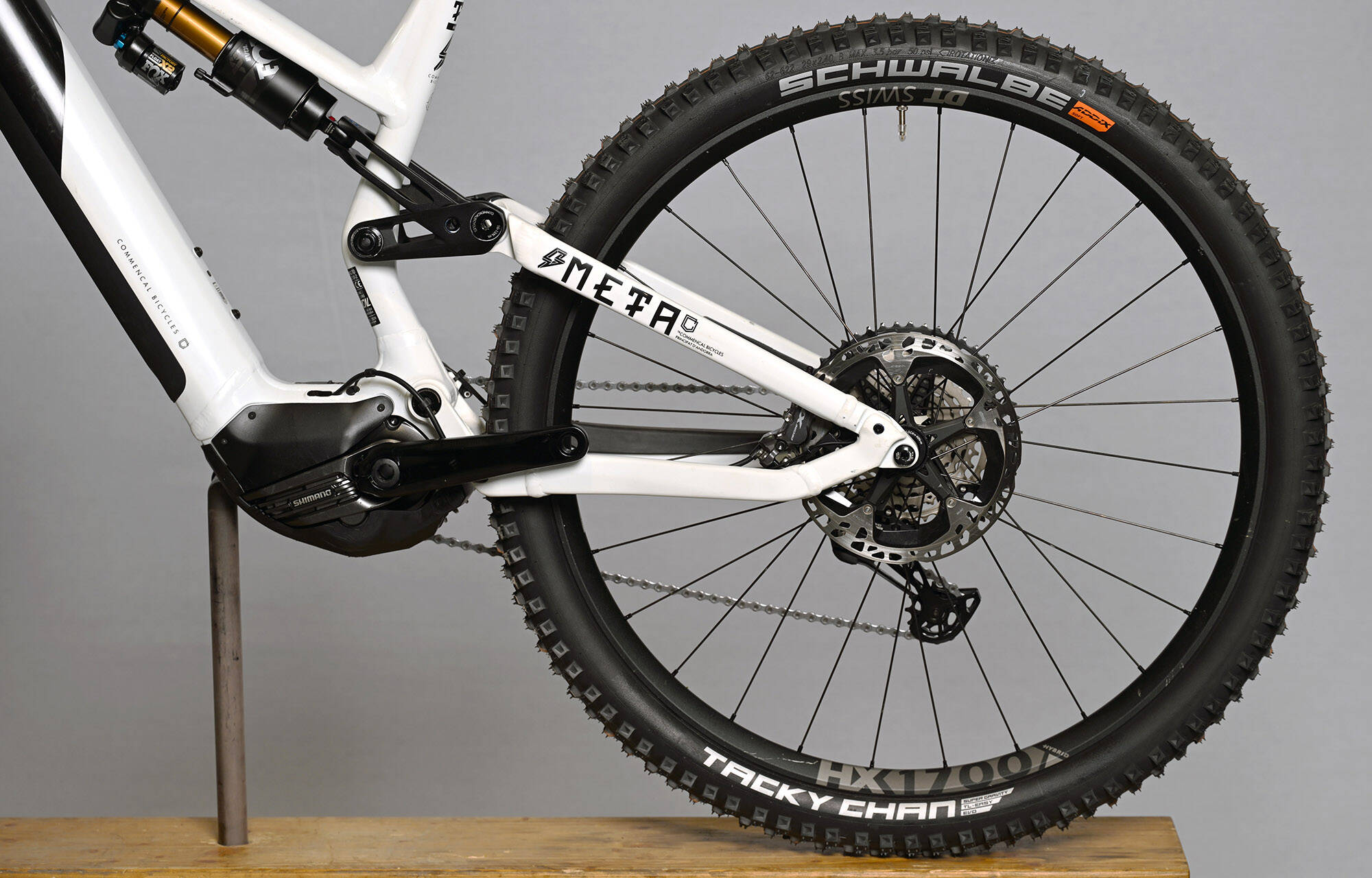 COMMENCAL META POWER AM SHIMANO SIGNATURE BLACK & WHITE - L (21180703) 1168 km image large number 3