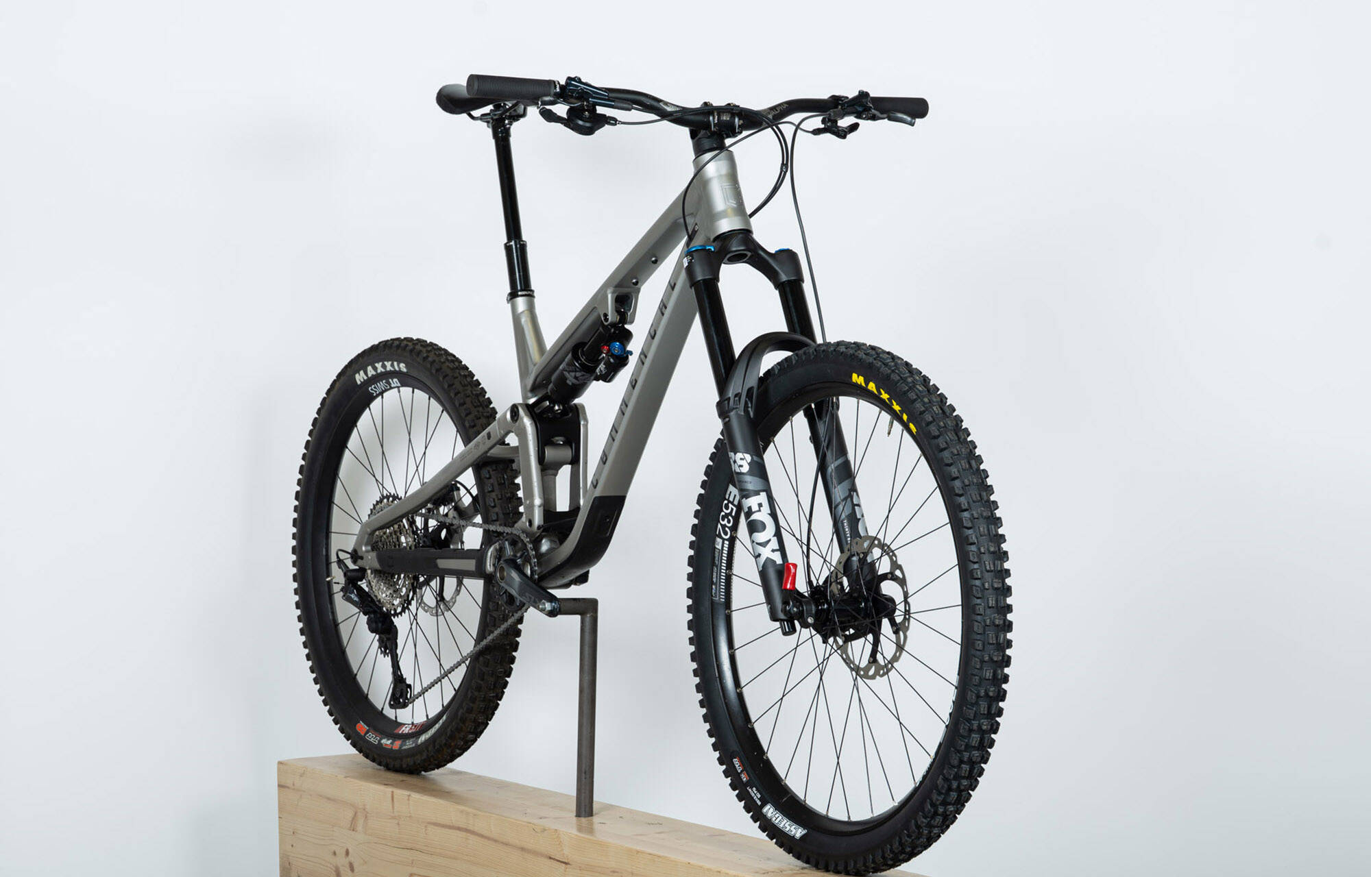 COMMENCAL META SX V5 ESSENTIAL SILVER - L (23131503) image large number 2