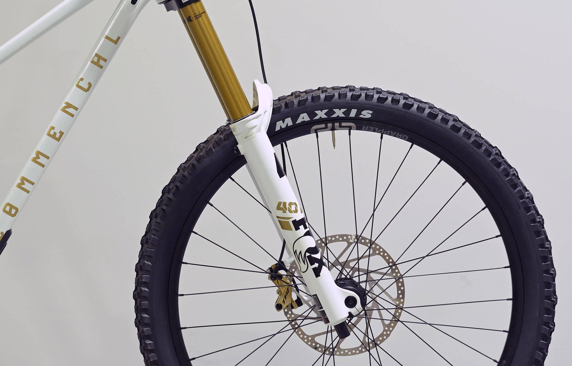 COMMENCAL SUPREME DH V5 SIGNATURE LTD PURE WHITE - M (23151002) image large number 1