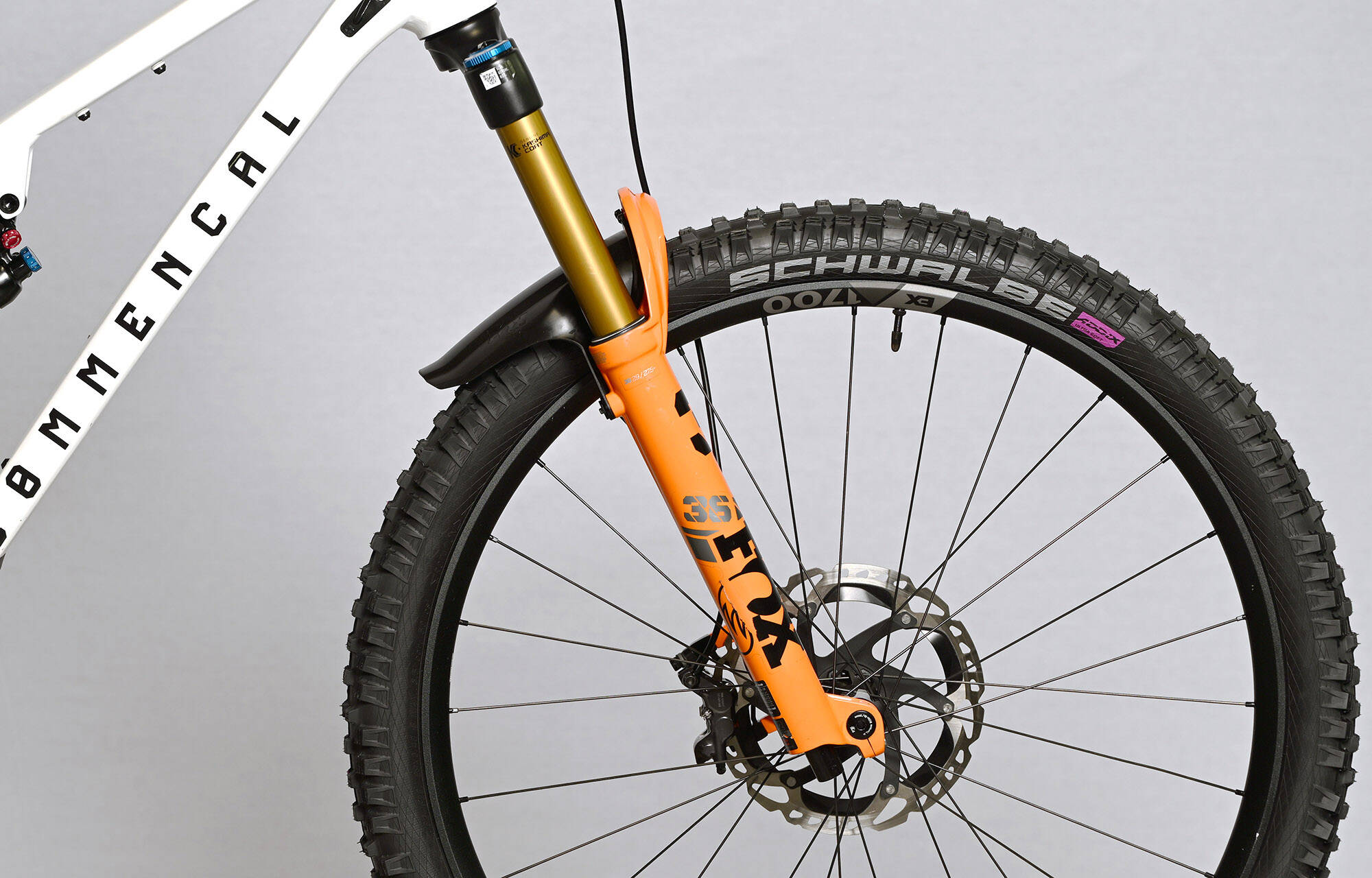 COMMENCAL META V5 SIGNATURE CLEAR SILVER - L (23121003) image large number 2