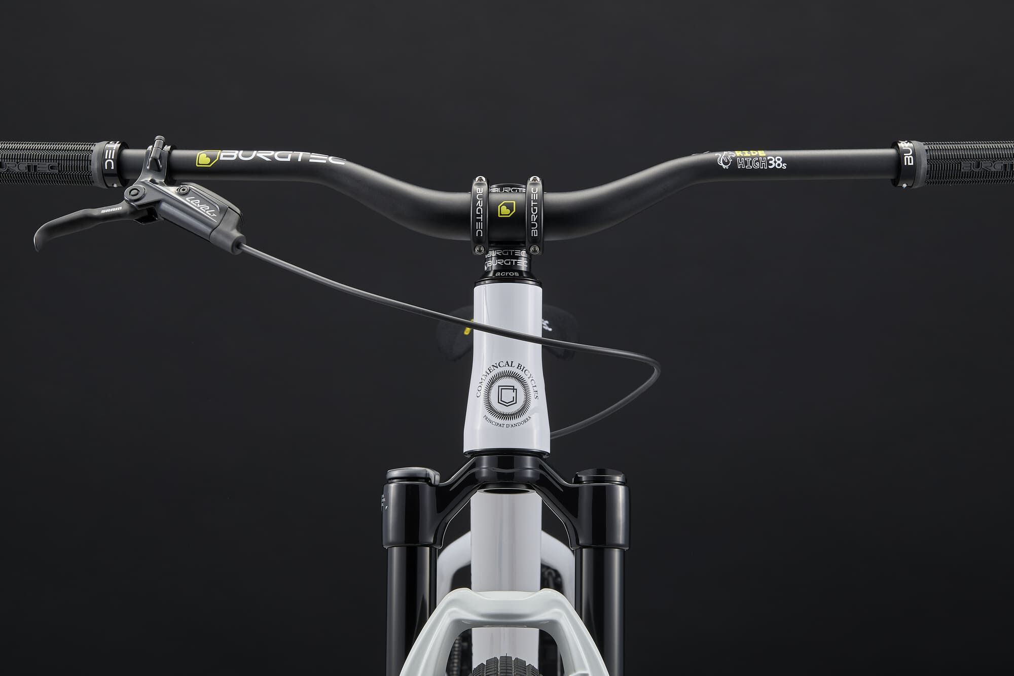COMMENCAL ABSOLUT BOMBER PURE WHITE 2026