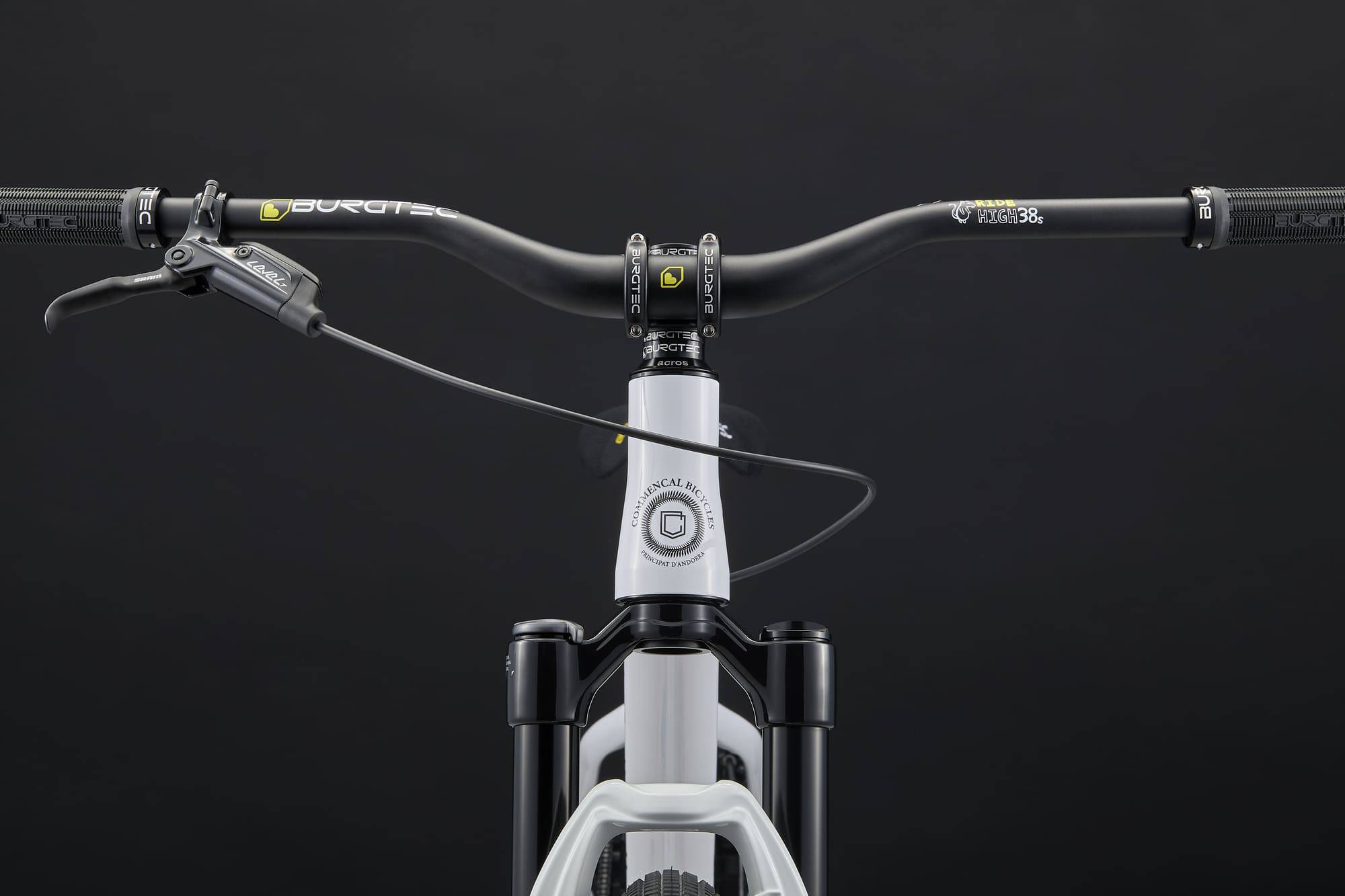 COMMENCAL ABSOLUT BOMBER PURE WHITE 2026 image large number 4